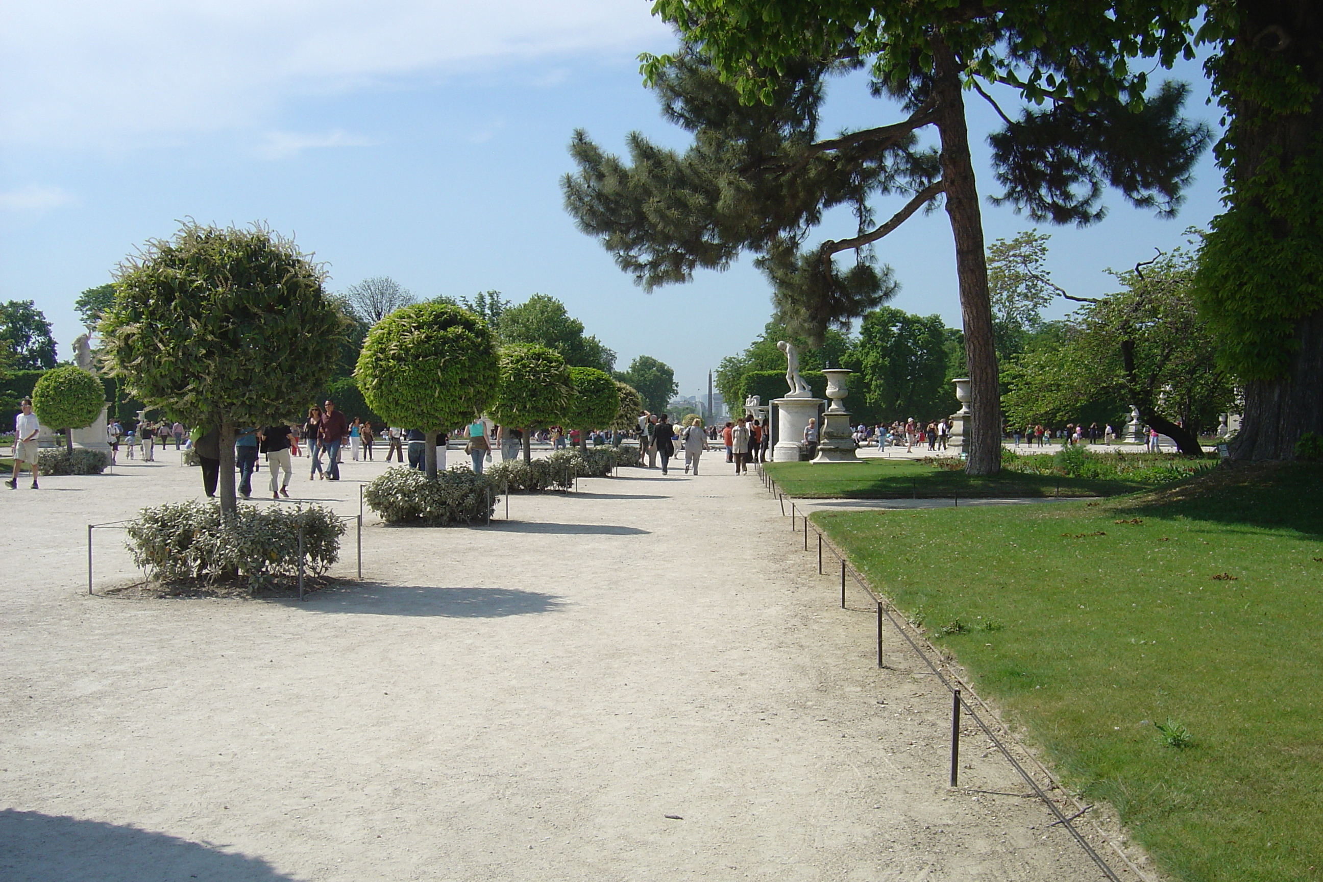 Picture France Paris Garden of Tuileries 2007-05 167 - History Garden of Tuileries