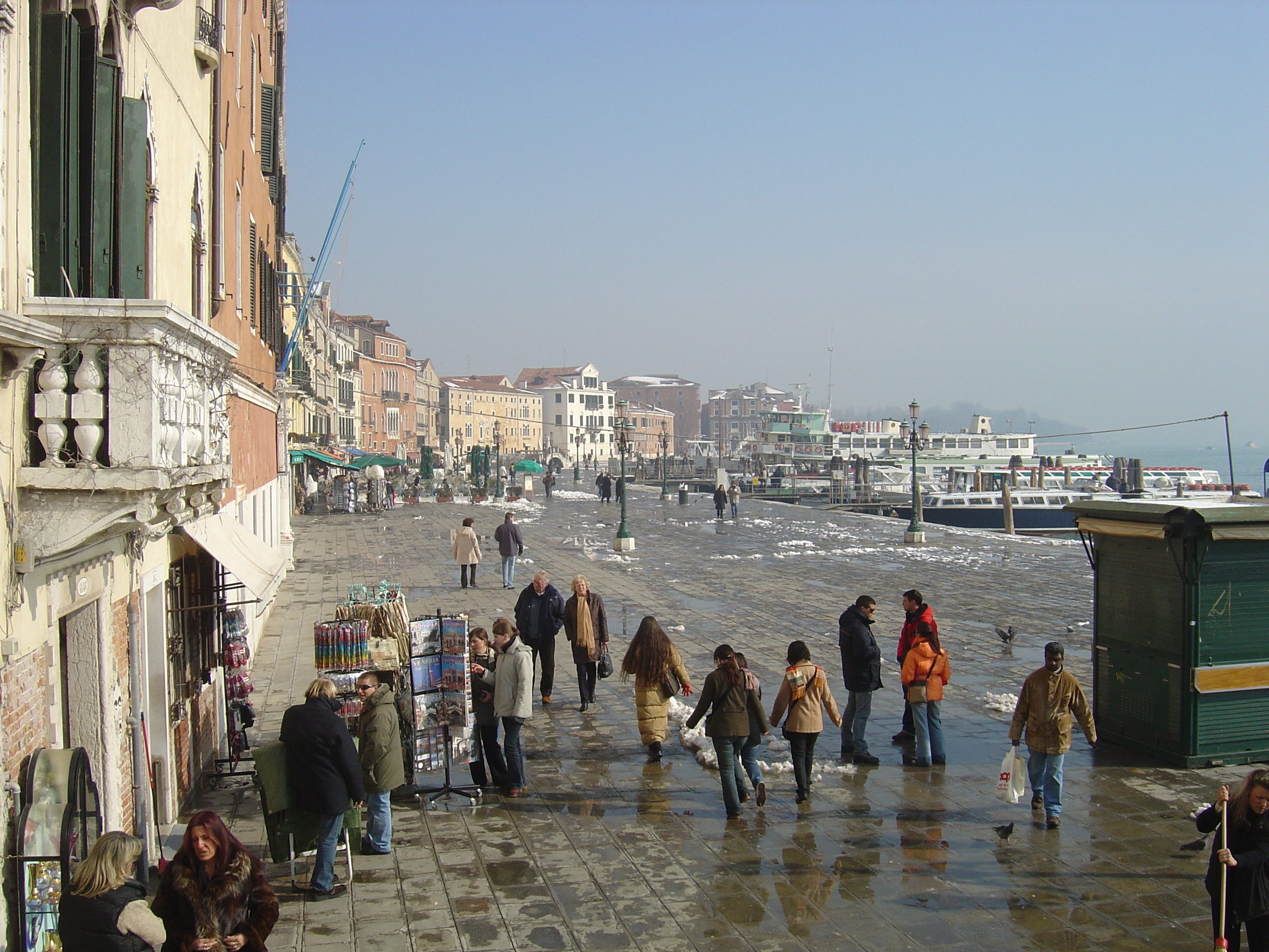 Picture Italy Venice 2005-03 158 - Recreation Venice