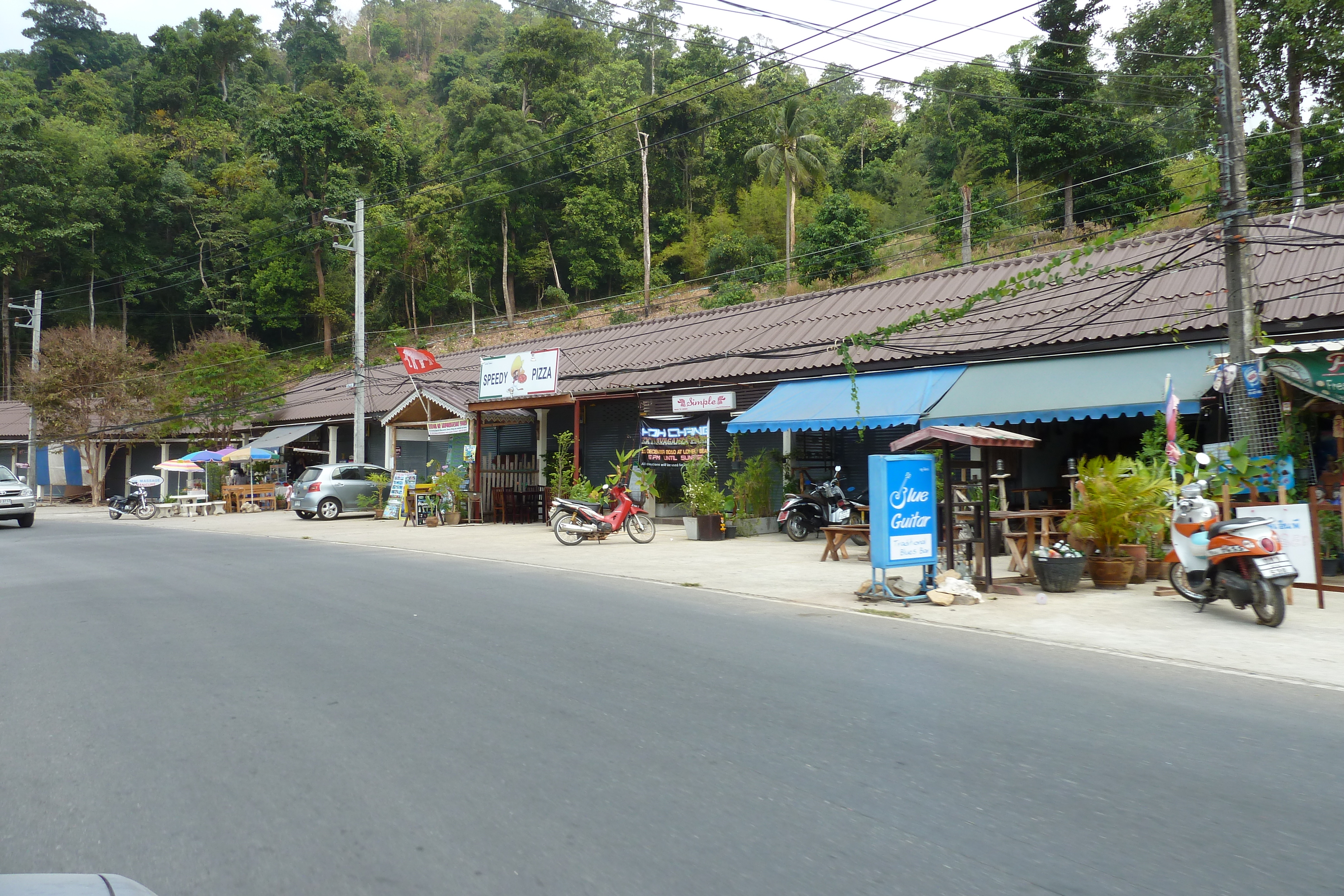 Picture Thailand Ko Chang Island road 2011-02 40 - Tour Island road