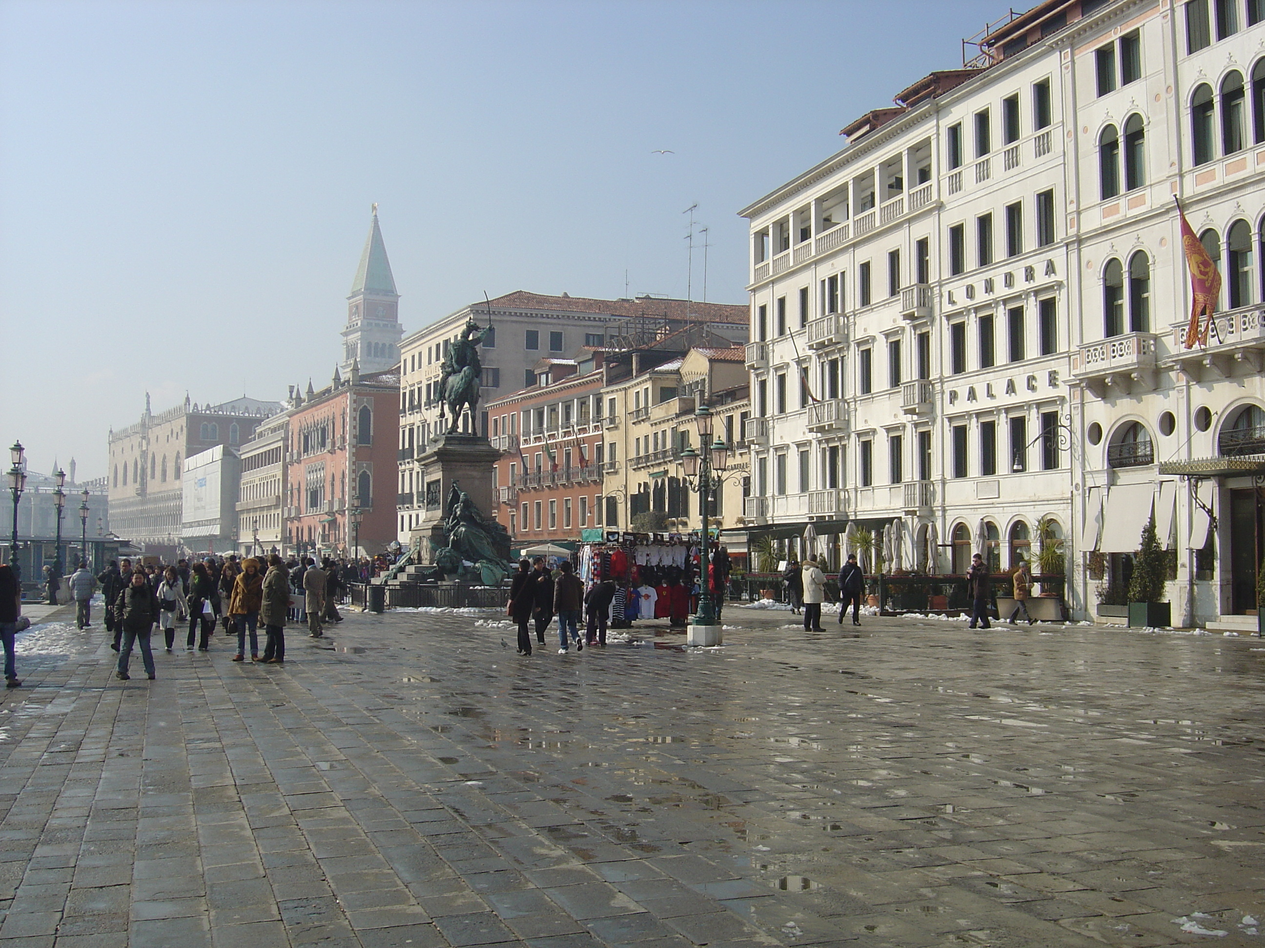 Picture Italy Venice 2005-03 99 - Discovery Venice