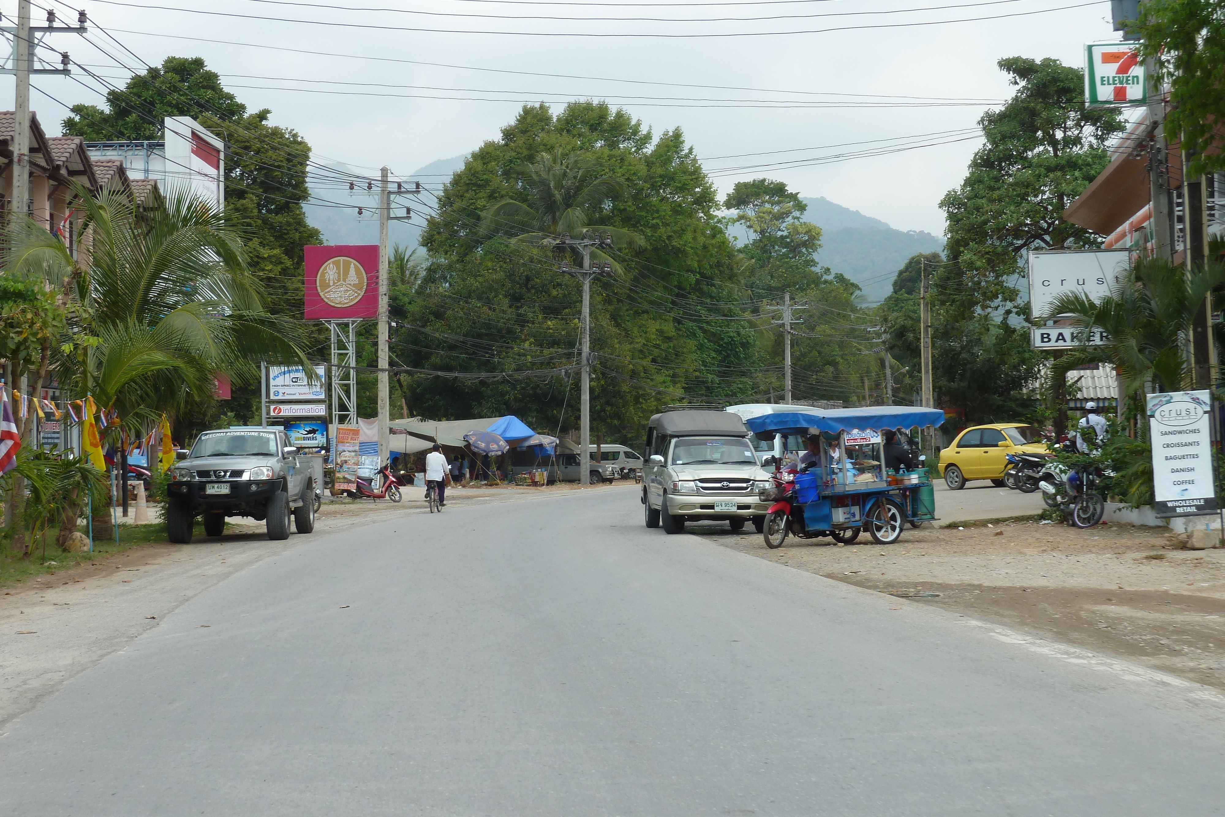 Picture Thailand Ko Chang Island road 2011-02 47 - Tour Island road