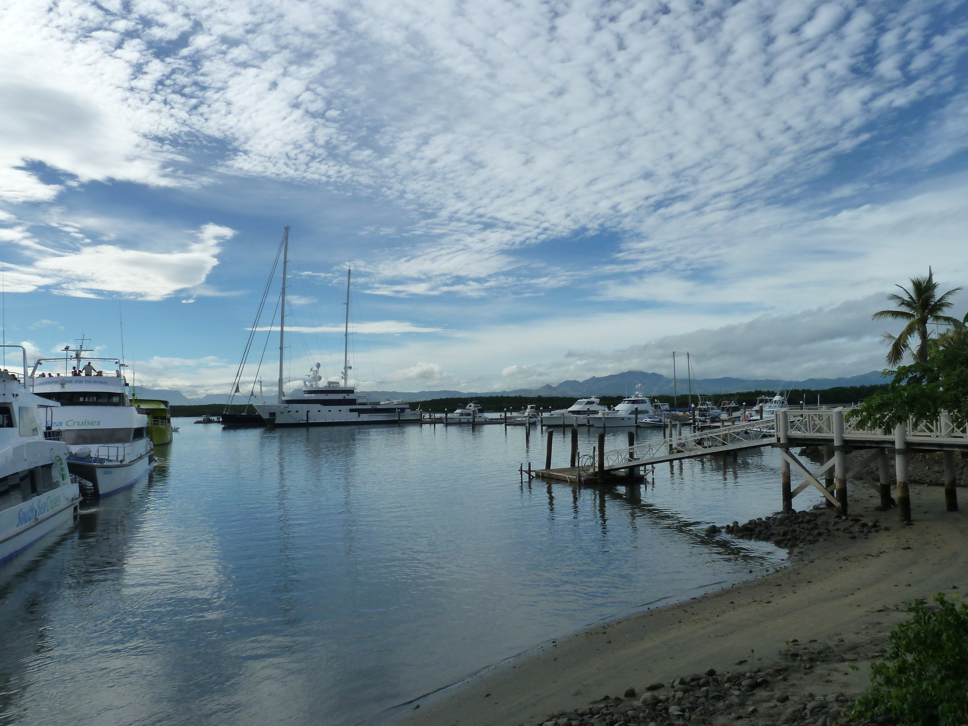 Picture Fiji Port Denarau 2010-05 21 - Center Port Denarau