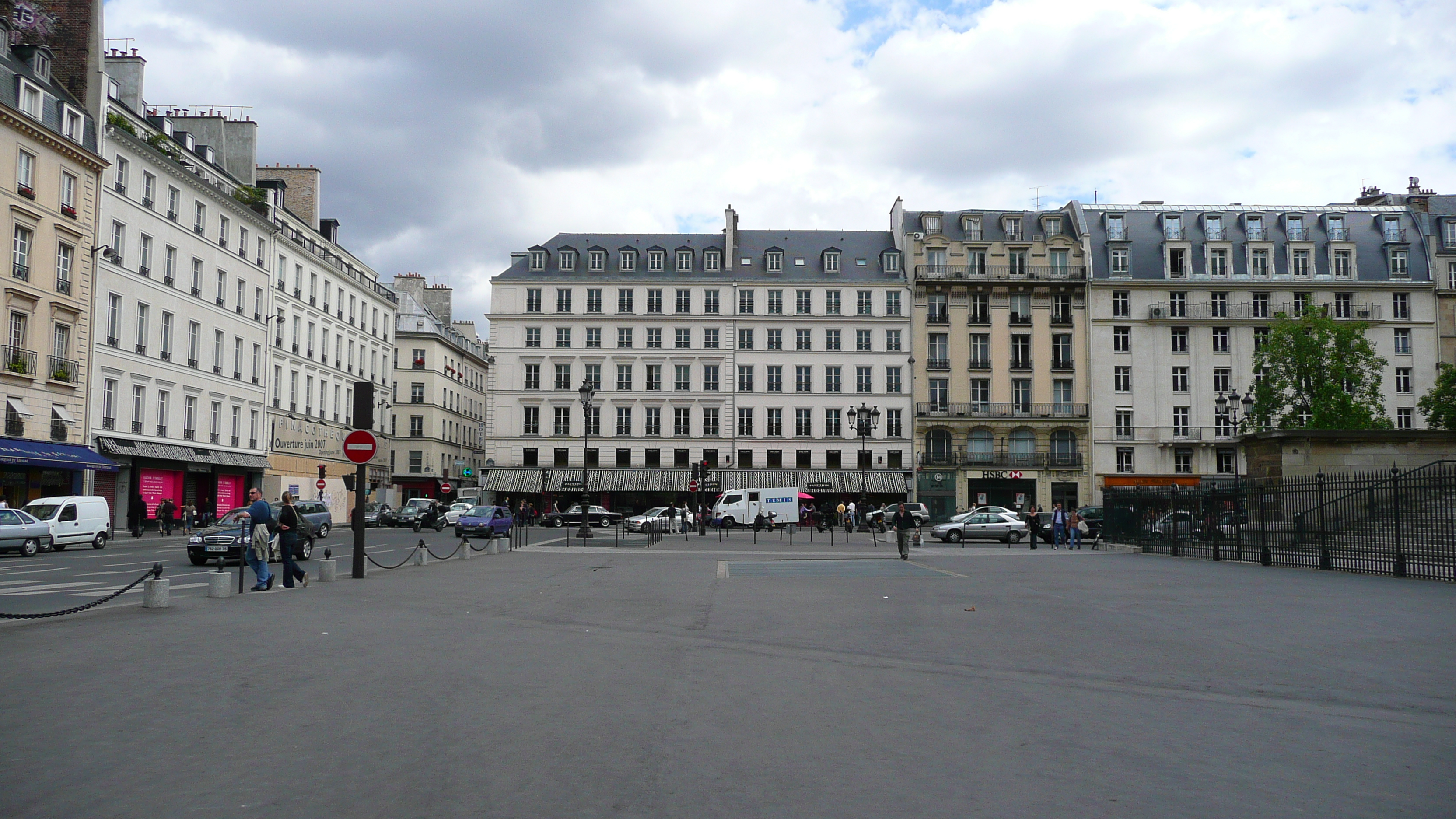 Picture France Paris La Madeleine 2007-05 103 - Tour La Madeleine