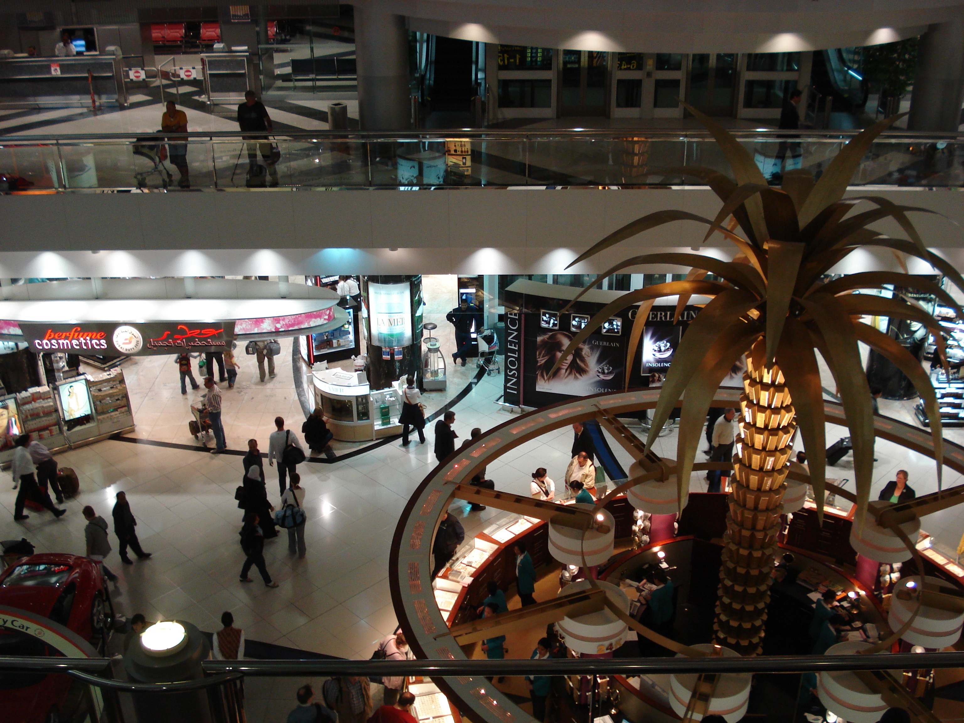 Picture United Arab Emirates Dubai Airport 2007-03 2 - Discovery Airport