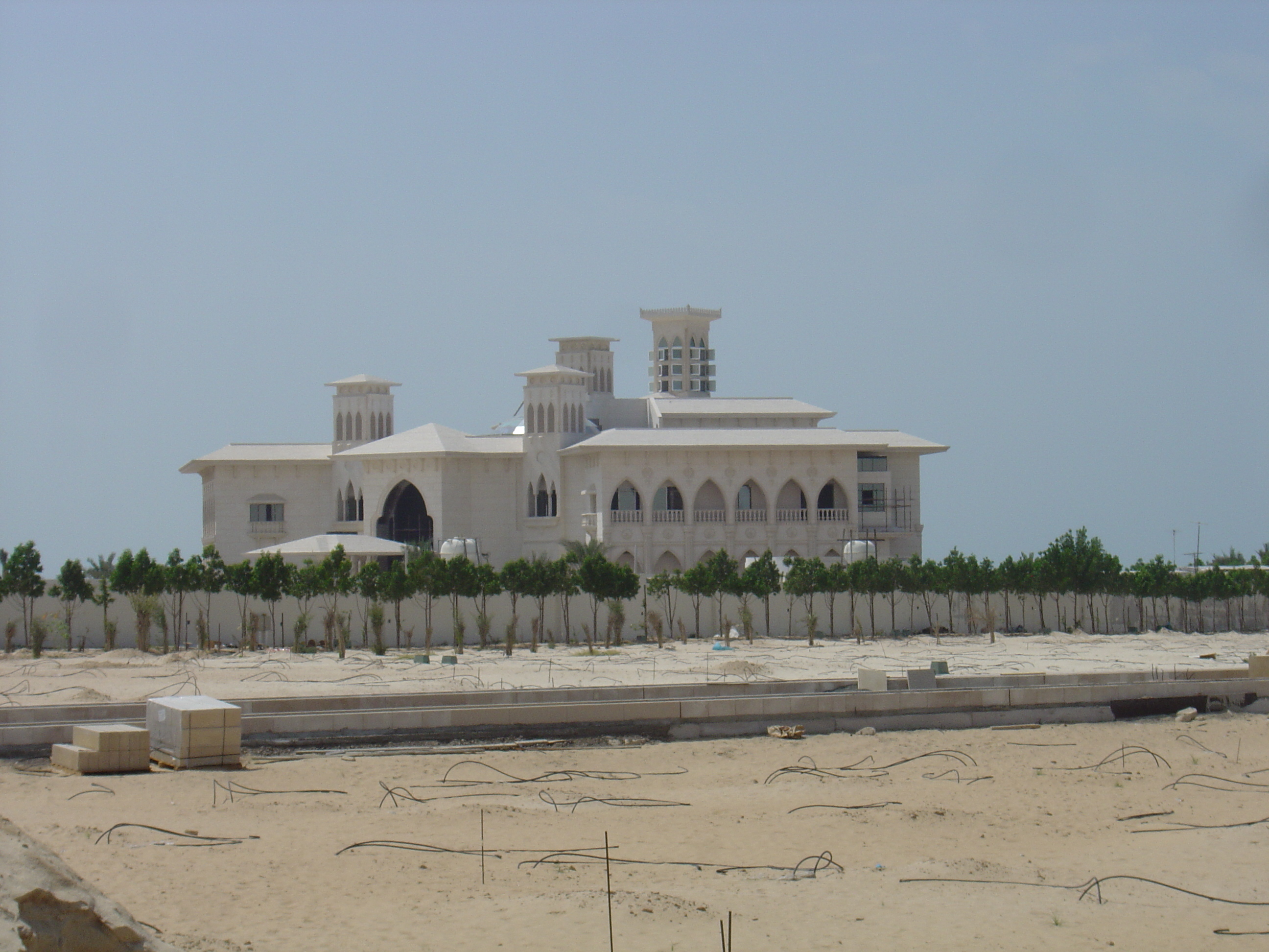 Picture United Arab Emirates Dubai Jumeirah Beach 2005-03 22 - Tour Jumeirah Beach