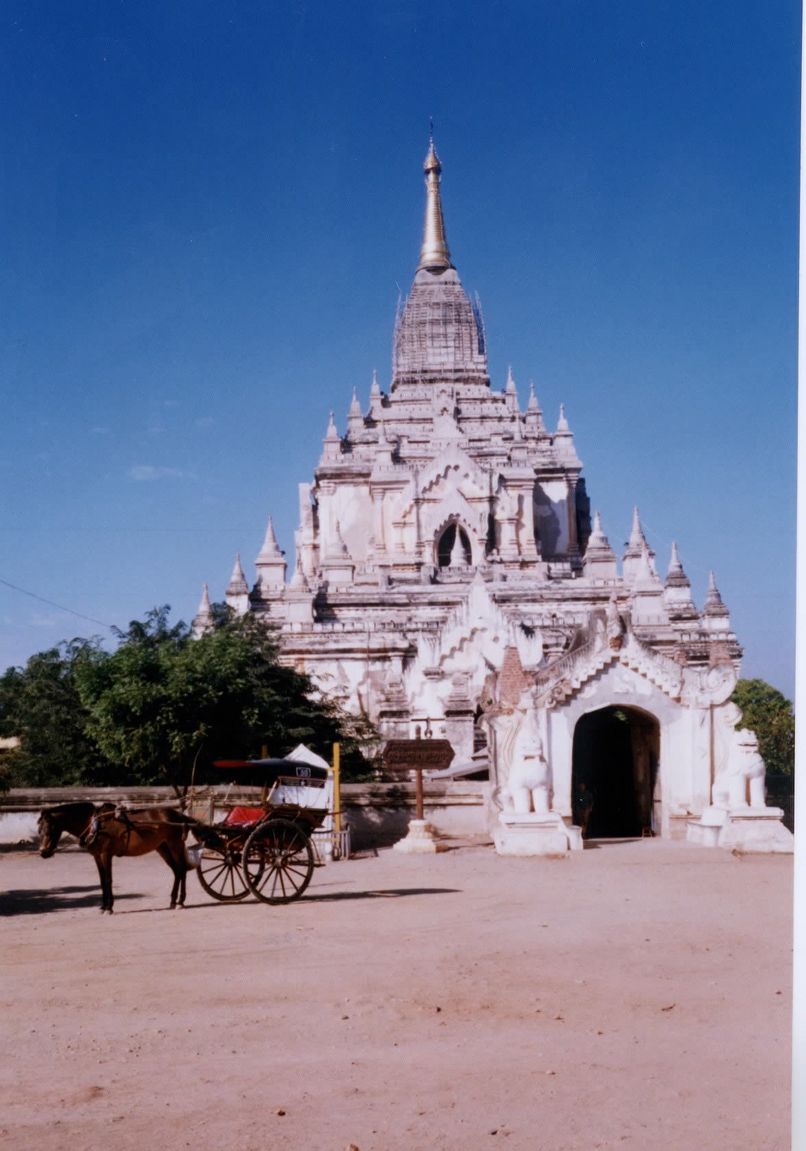 Picture Myanmar Pagan 1998-01 10 - Center Pagan