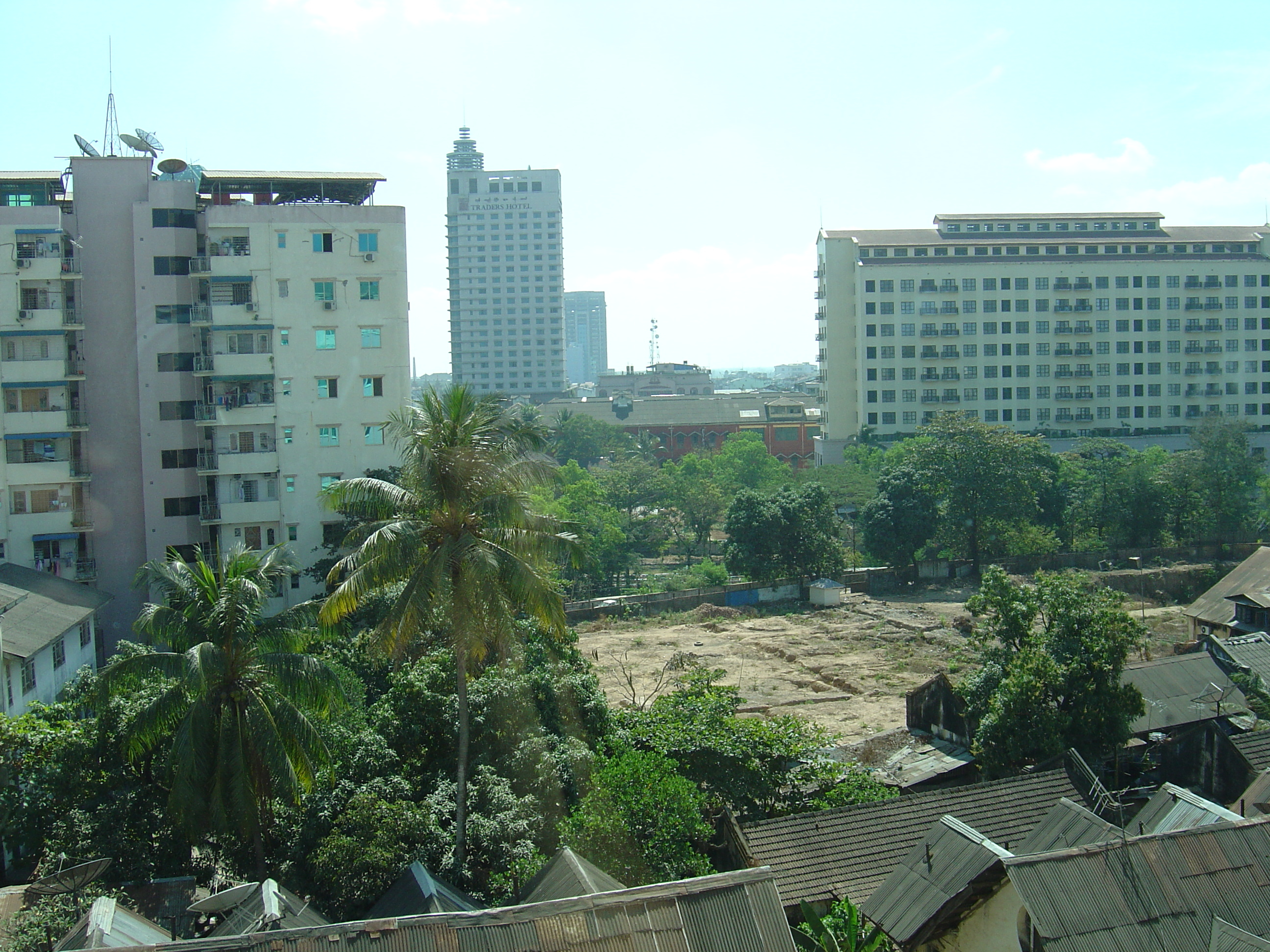 Picture Myanmar Yangon 2005-01 86 - Discovery Yangon