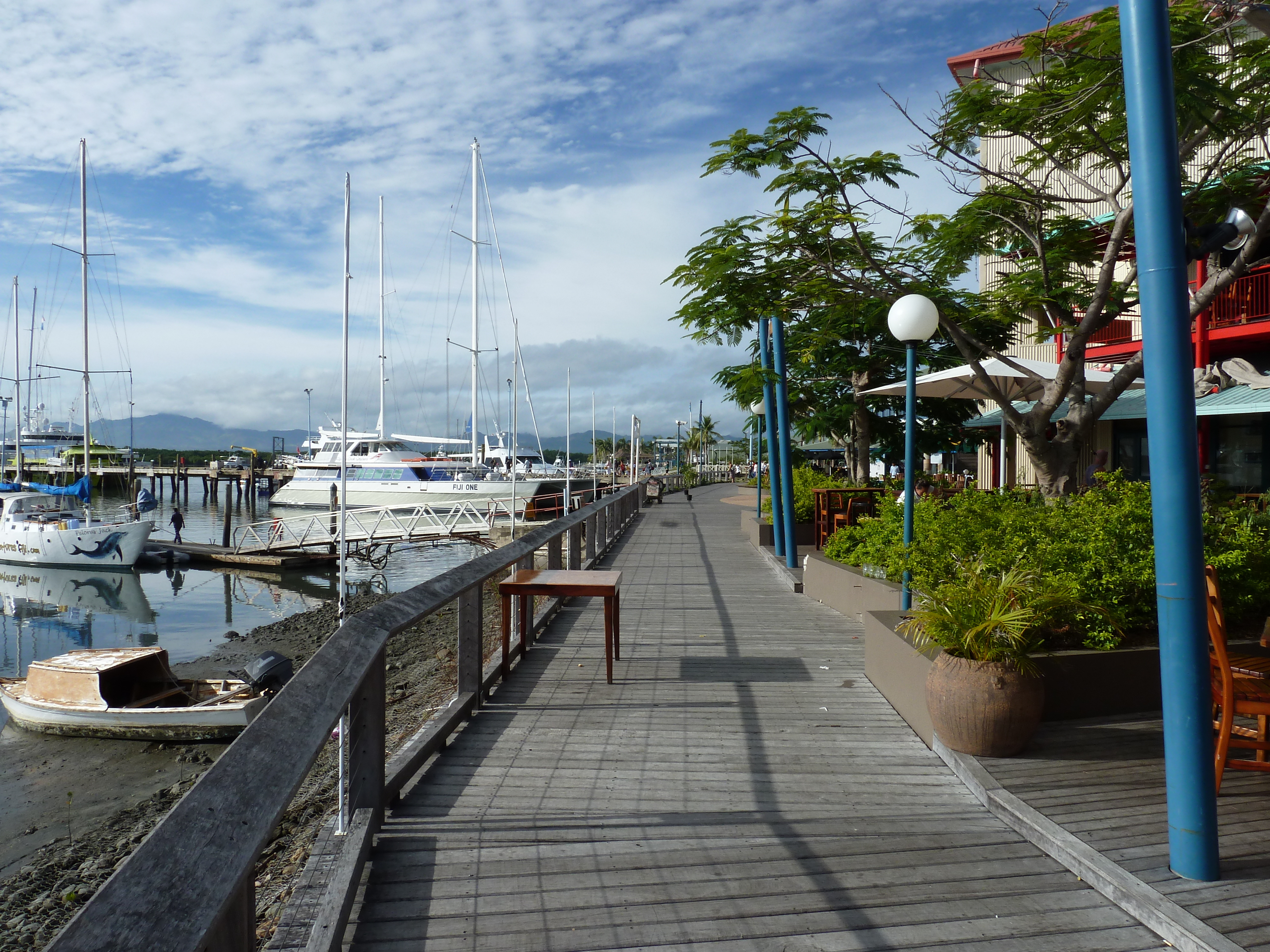 Picture Fiji Port Denarau 2010-05 13 - Center Port Denarau