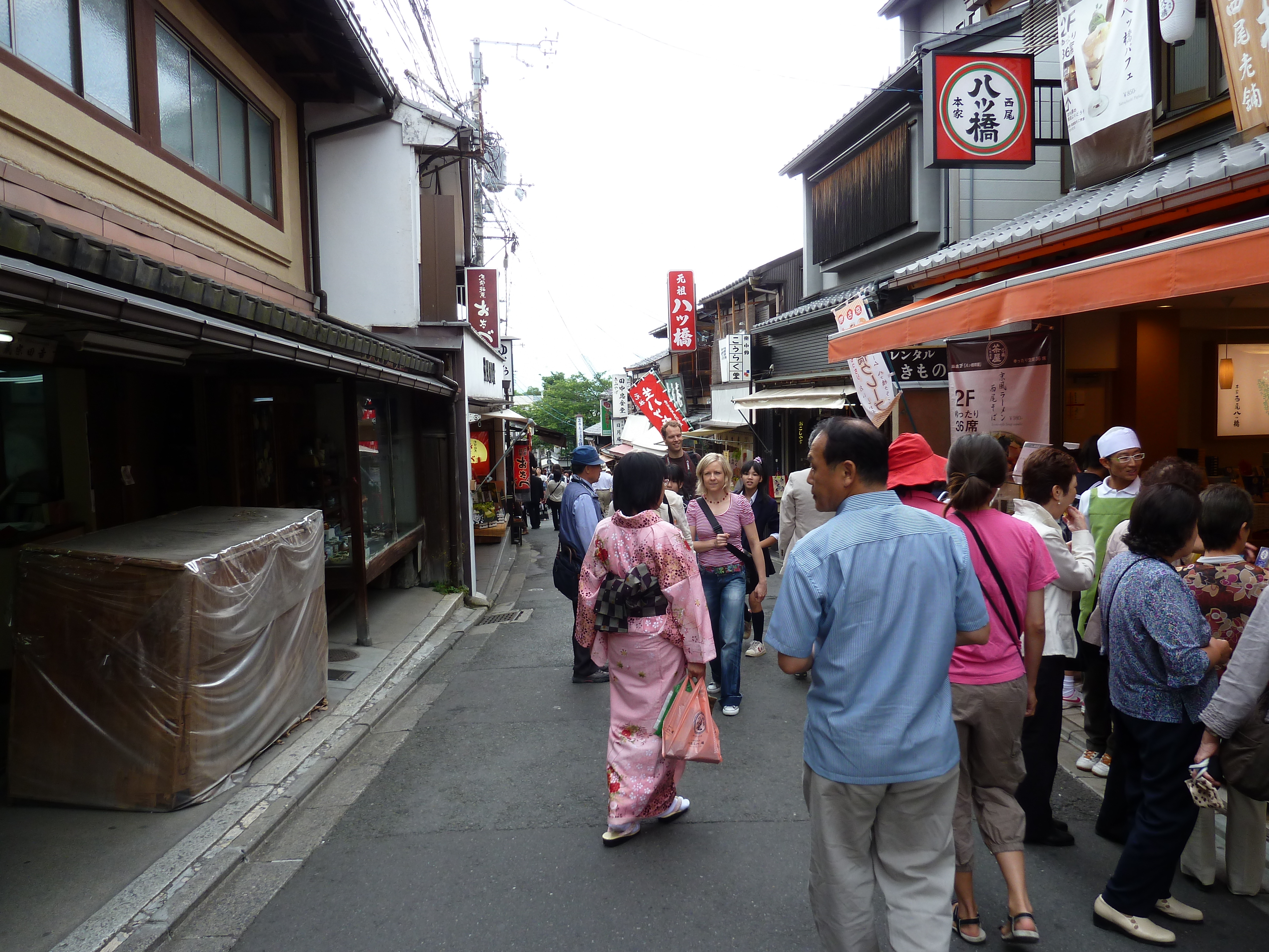 Picture Japan Kyoto Kiyomisuzaka 2010-06 12 - Center Kiyomisuzaka