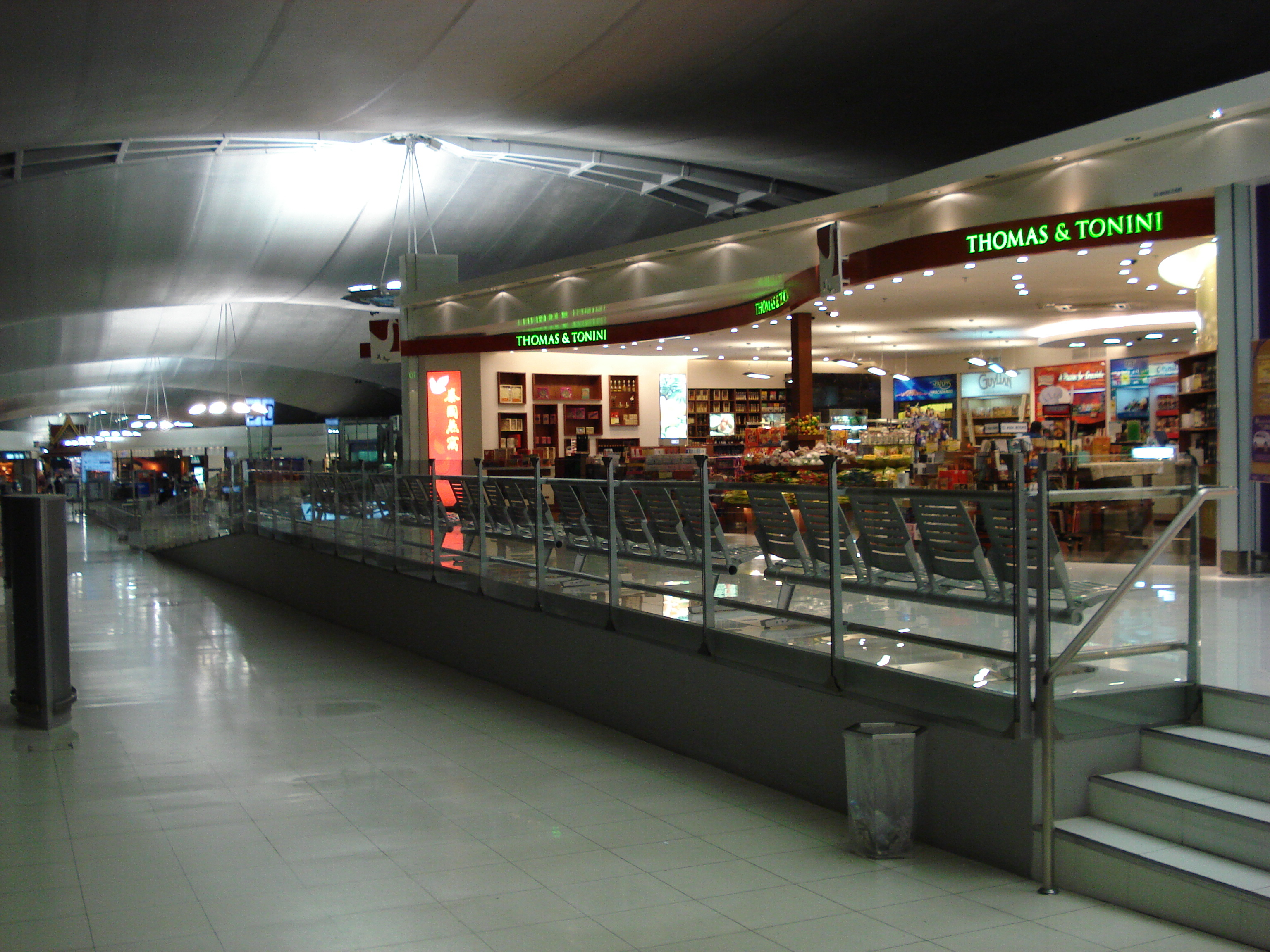 Picture Thailand Bangkok Suvarnabhumi Airport 2007-03 15 - Discovery Suvarnabhumi Airport