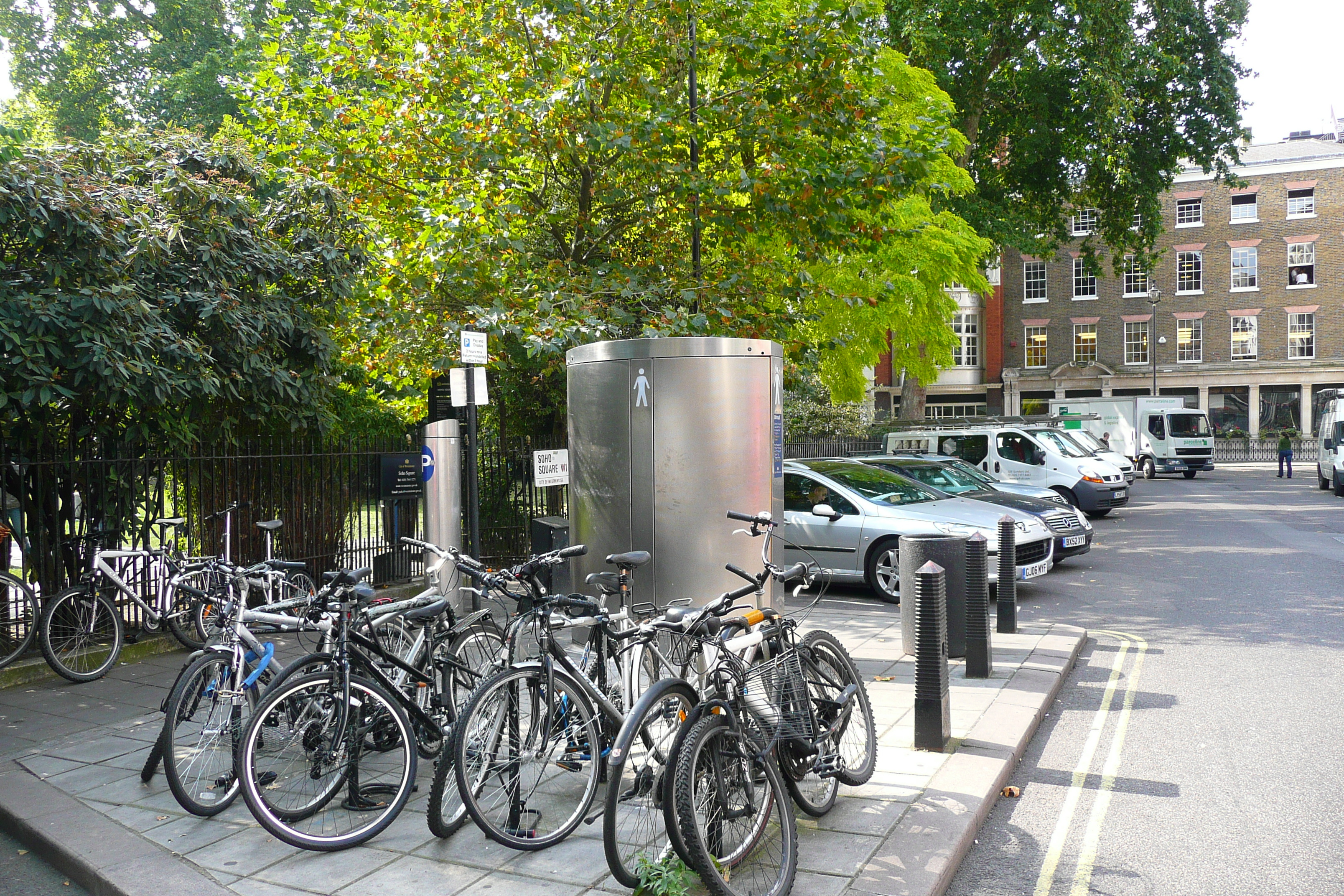 Picture United Kingdom London Soho Square 2007-09 56 - Discovery Soho Square