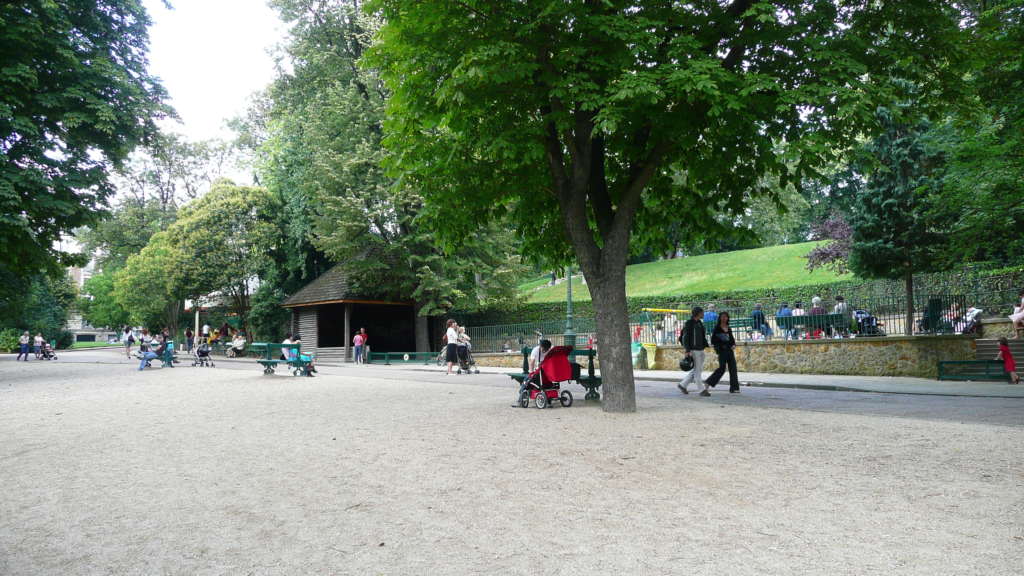 Picture France Paris Parc des Butes Chaumont 2007-08 137 - Center Parc des Butes Chaumont