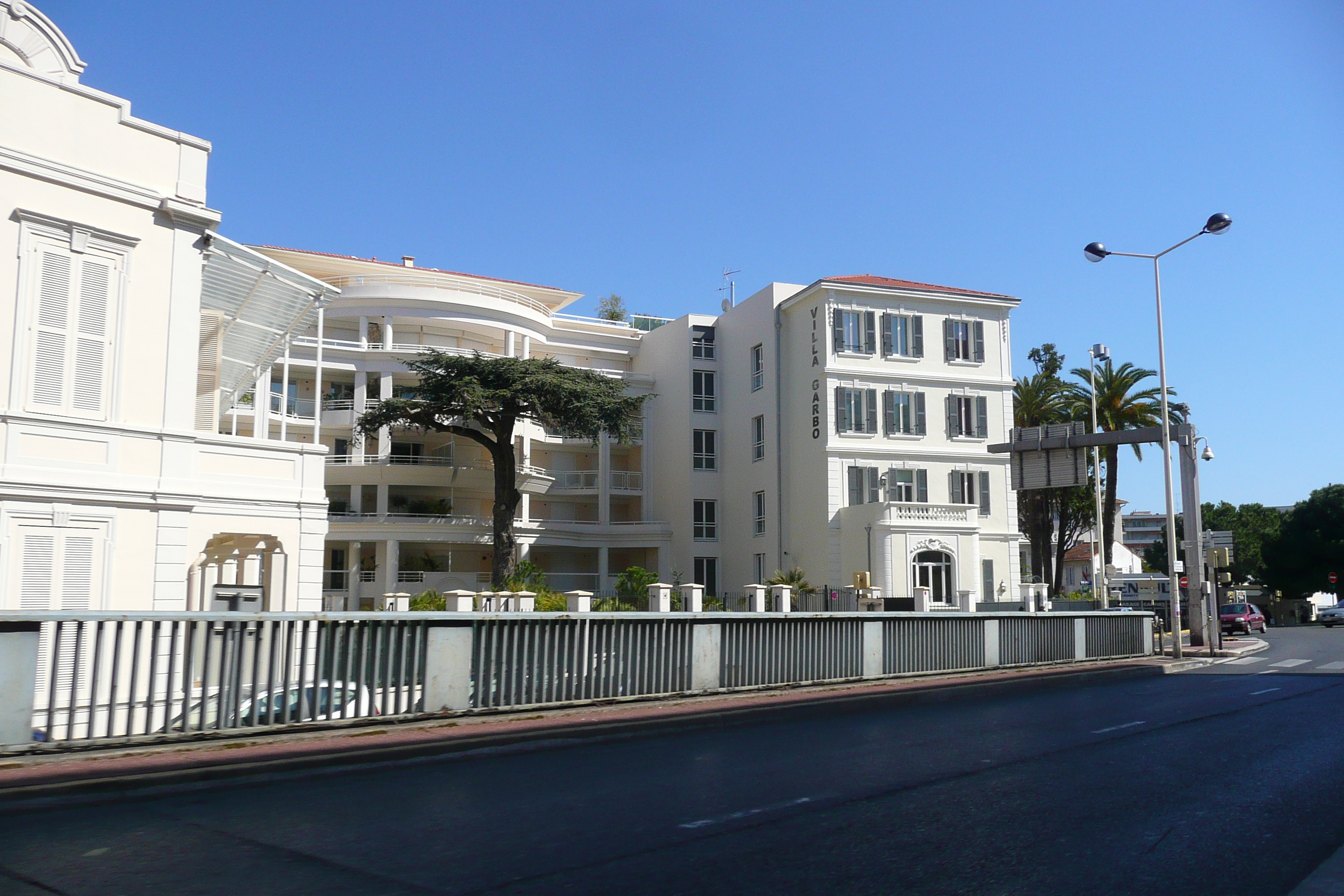 Picture France Cannes Boulevard du Ferrage 2008-03 11 - Tour Boulevard du Ferrage