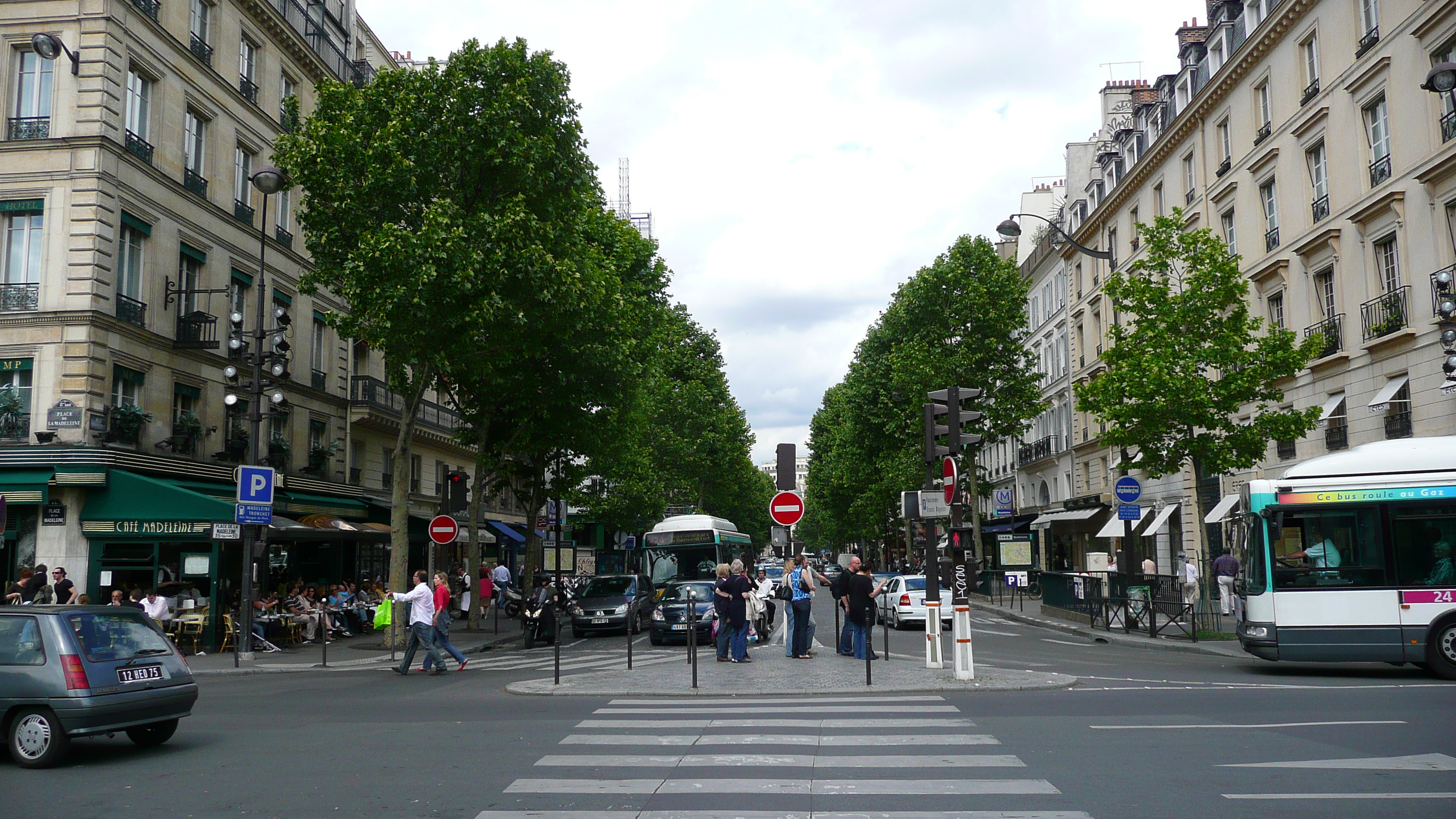 Picture France Paris La Madeleine 2007-05 25 - Center La Madeleine