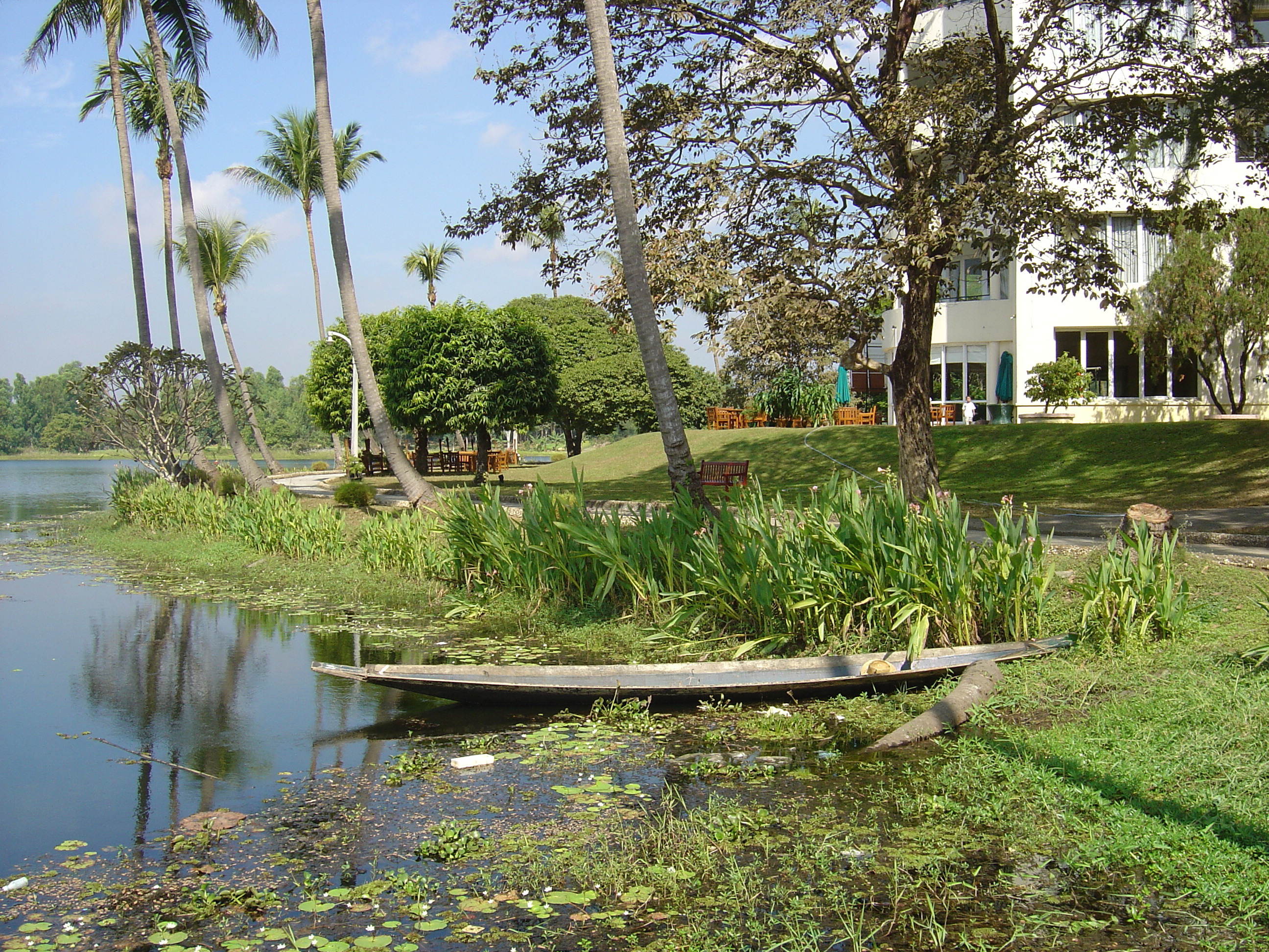 Picture Myanmar Yangon Dusit Inya Lake Hotel 2005-01 17 - History Dusit Inya Lake Hotel