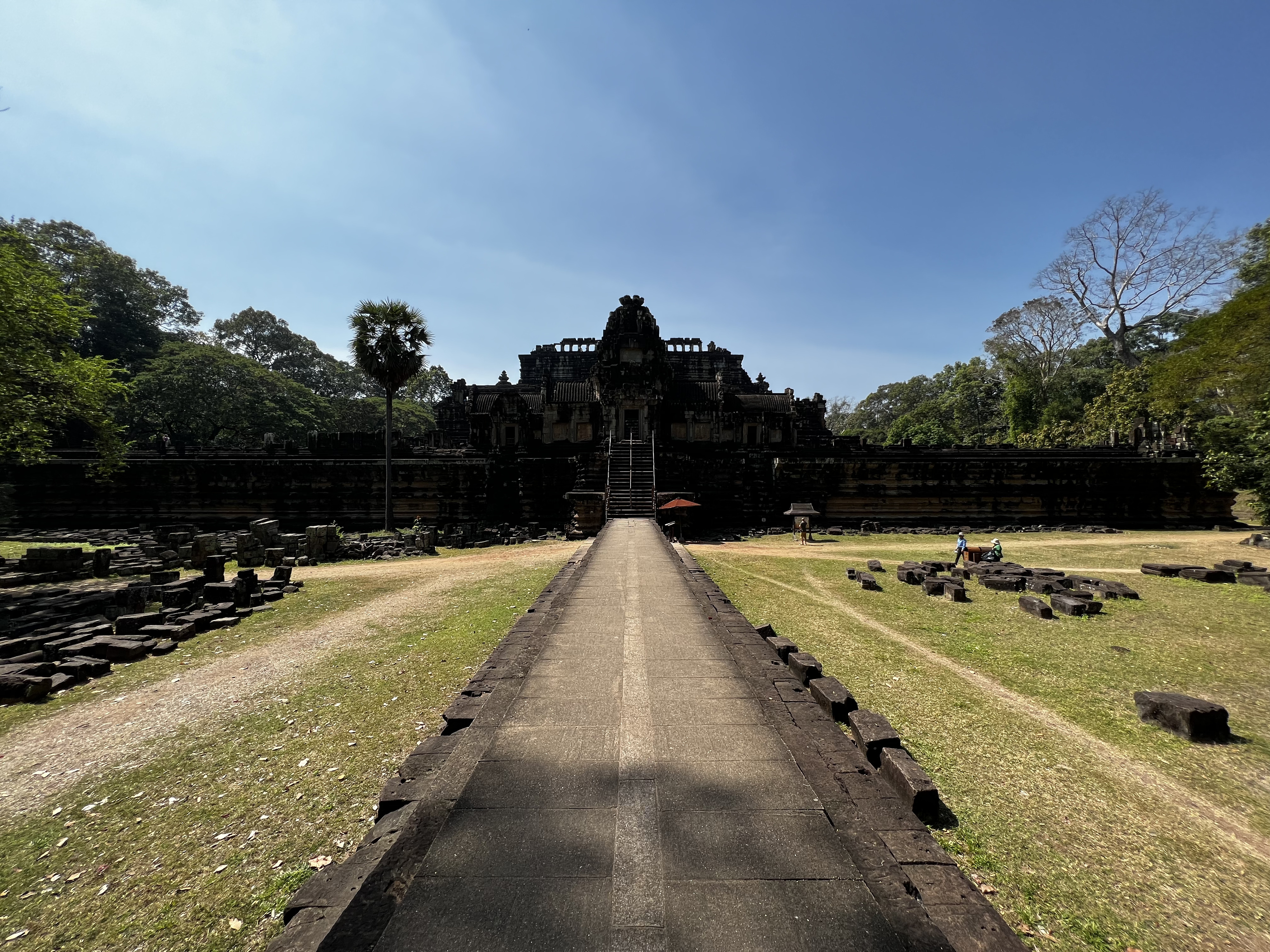 Picture Cambodia Siem Reap Baphuon 2023-01 16 - Recreation Baphuon