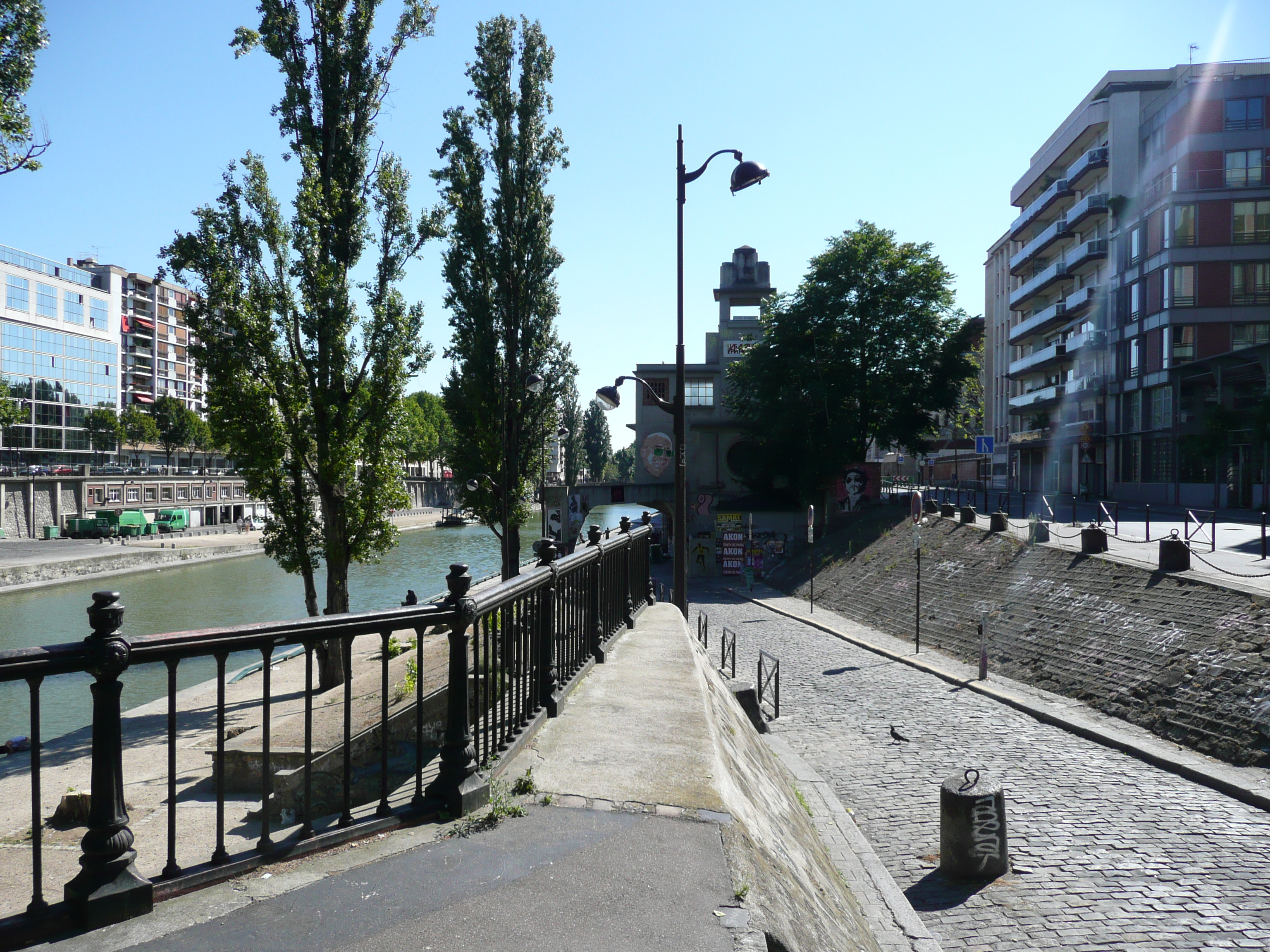 Picture France Paris Canal St Martin 2007-08 122 - Discovery Canal St Martin