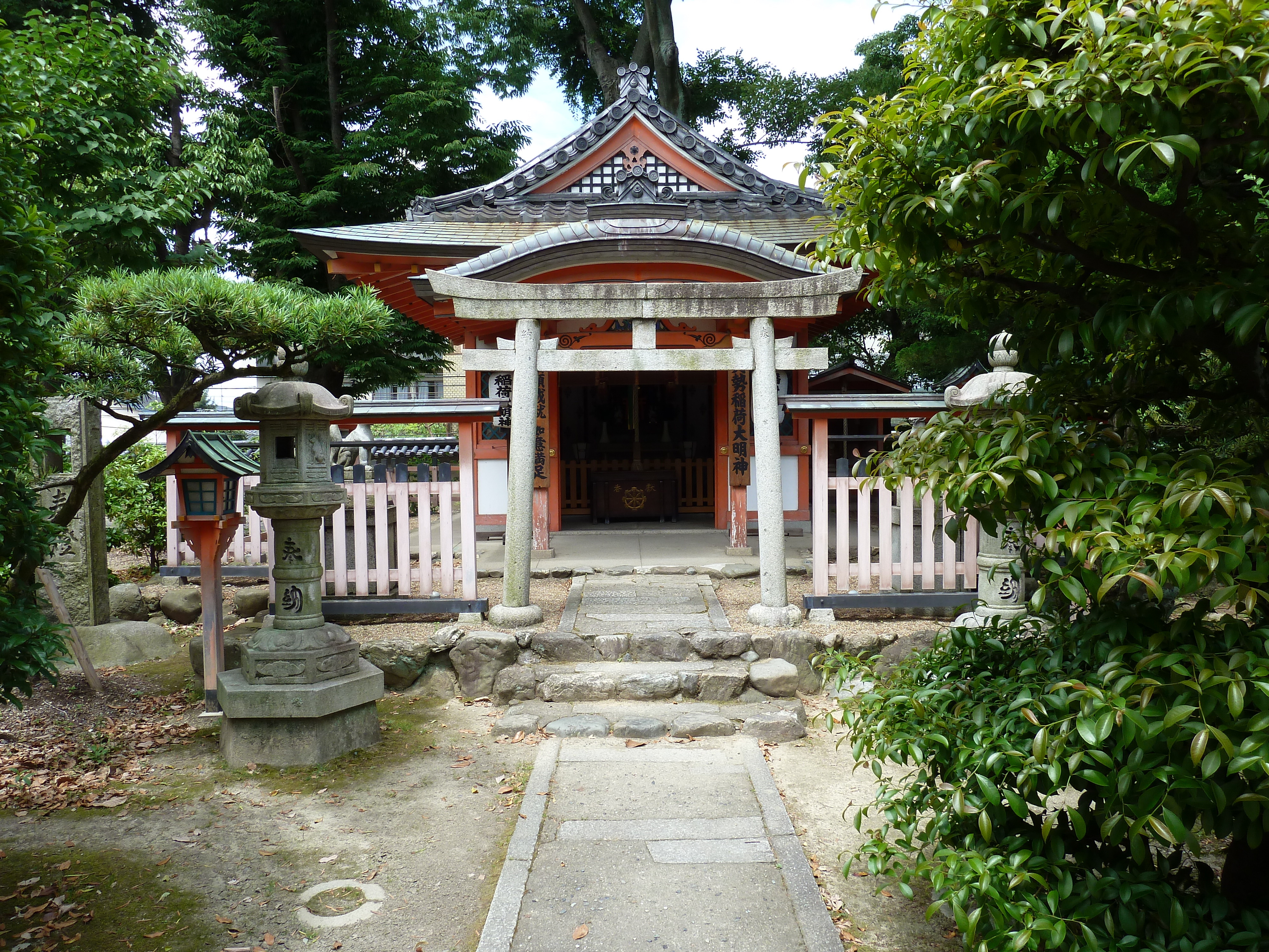 Picture Japan Kyoto Sanjusangendo temple 2010-06 10 - Center Sanjusangendo temple