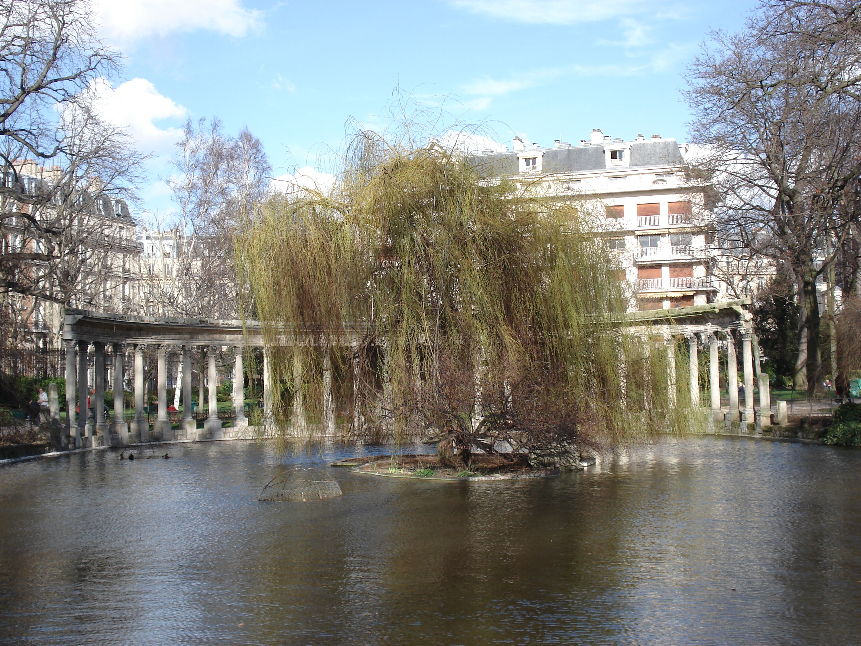 Picture France Paris Monceau Garden 2006-03 56 - Recreation Monceau Garden