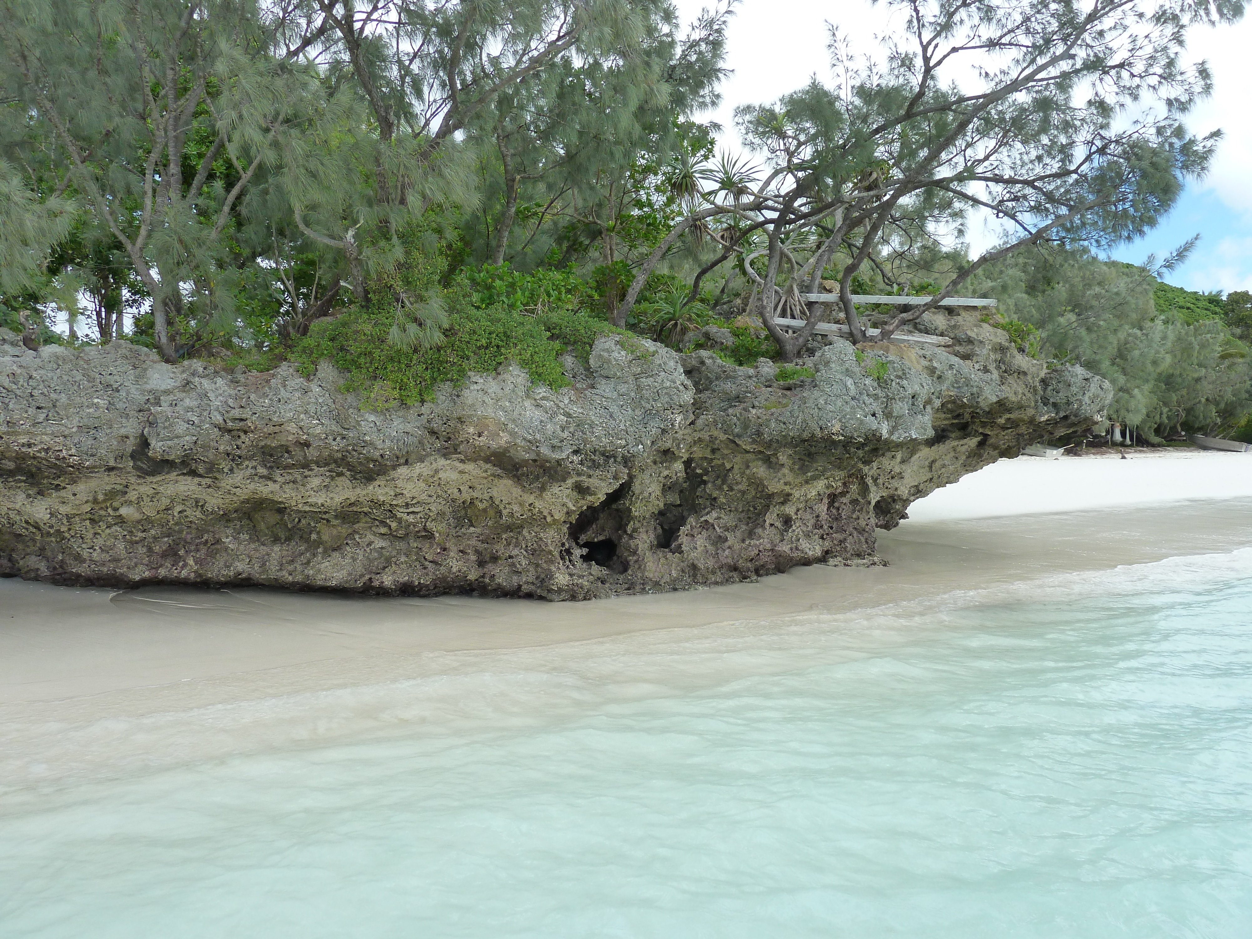 Picture New Caledonia Lifou Luengoni Beach 2010-05 22 - Center Luengoni Beach