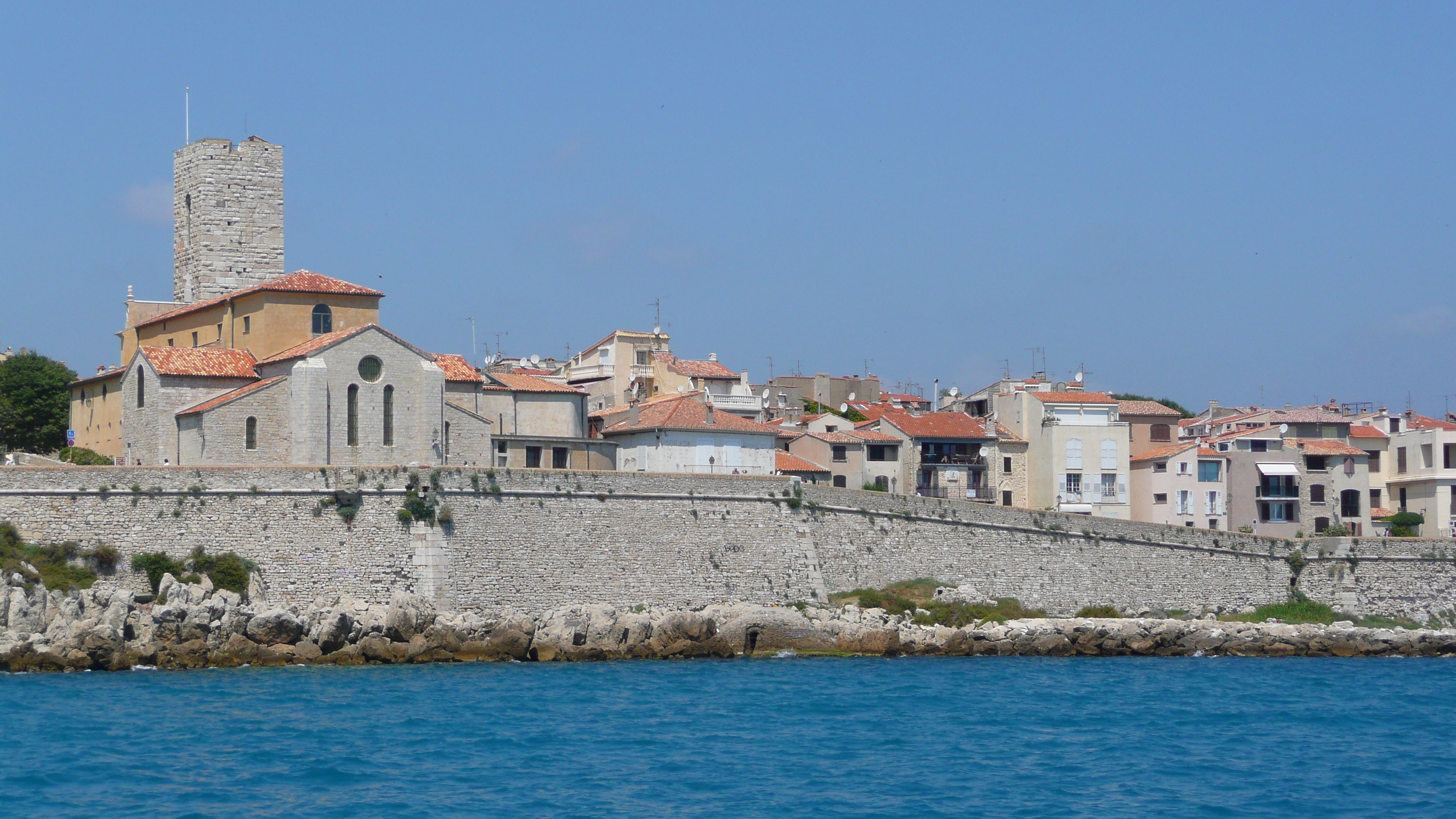 Picture France Antibes 2007-07 52 - Tours Antibes