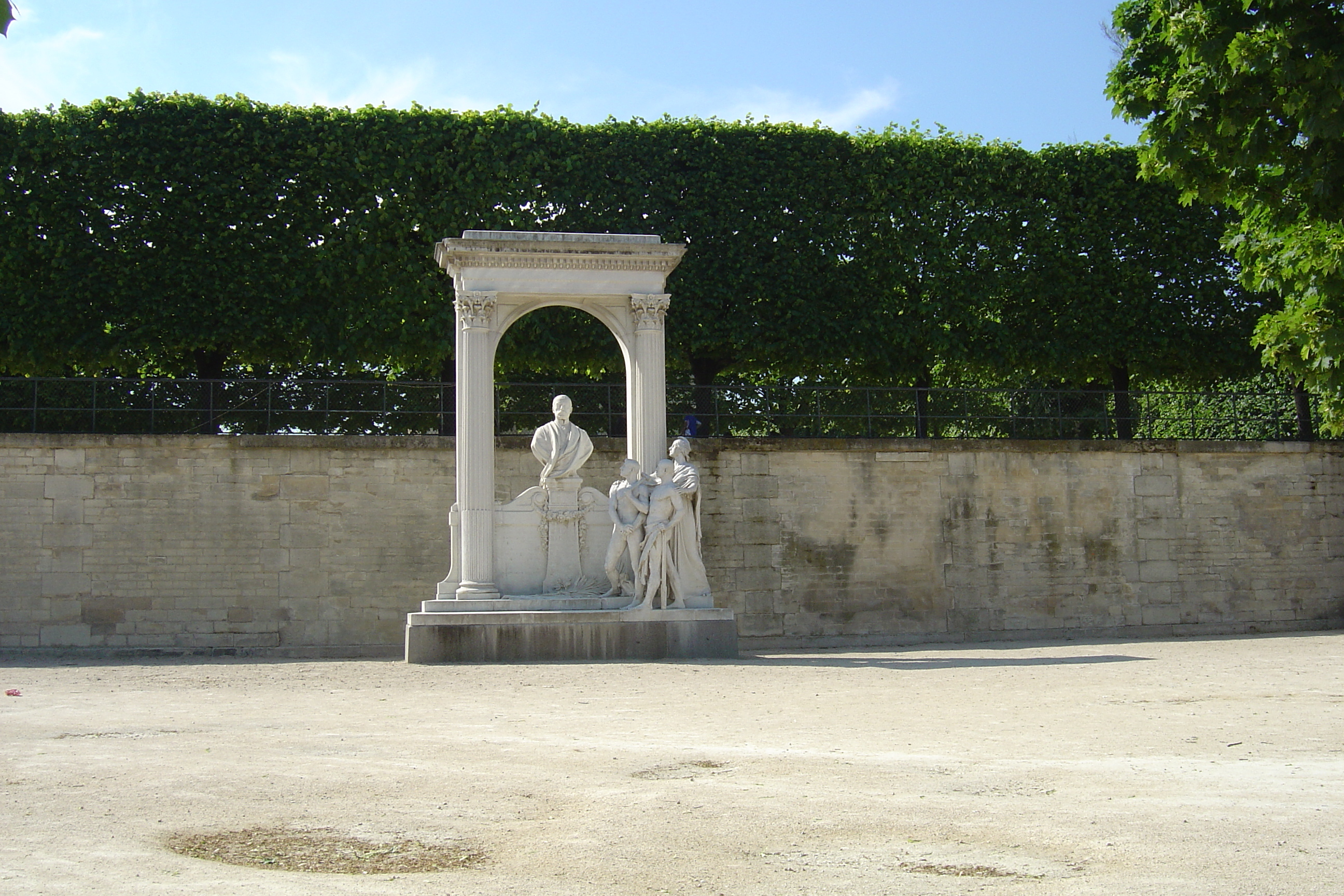 Picture France Paris Garden of Tuileries 2007-05 38 - Tours Garden of Tuileries