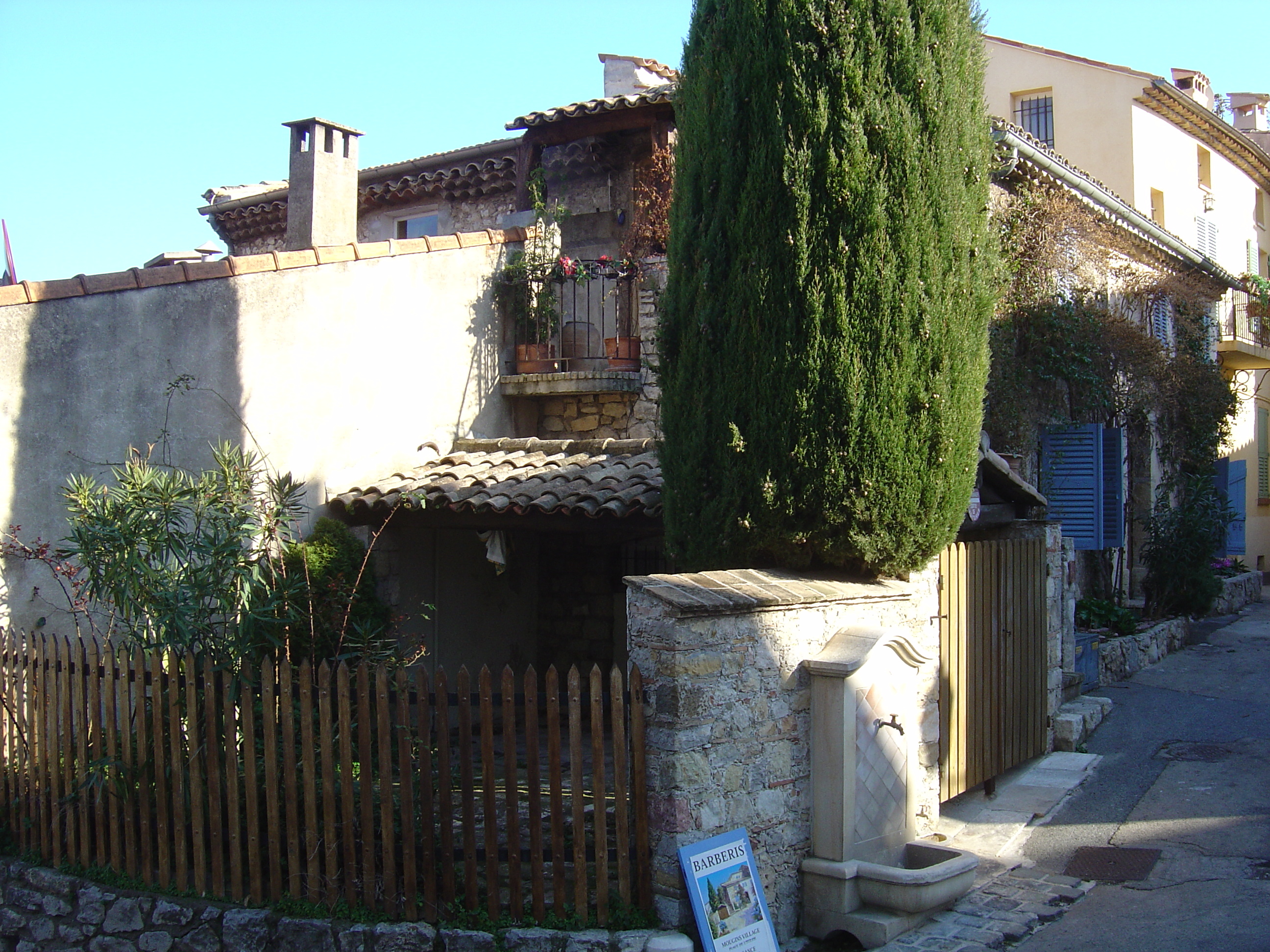 Picture France Mougins 2006-02 39 - History Mougins