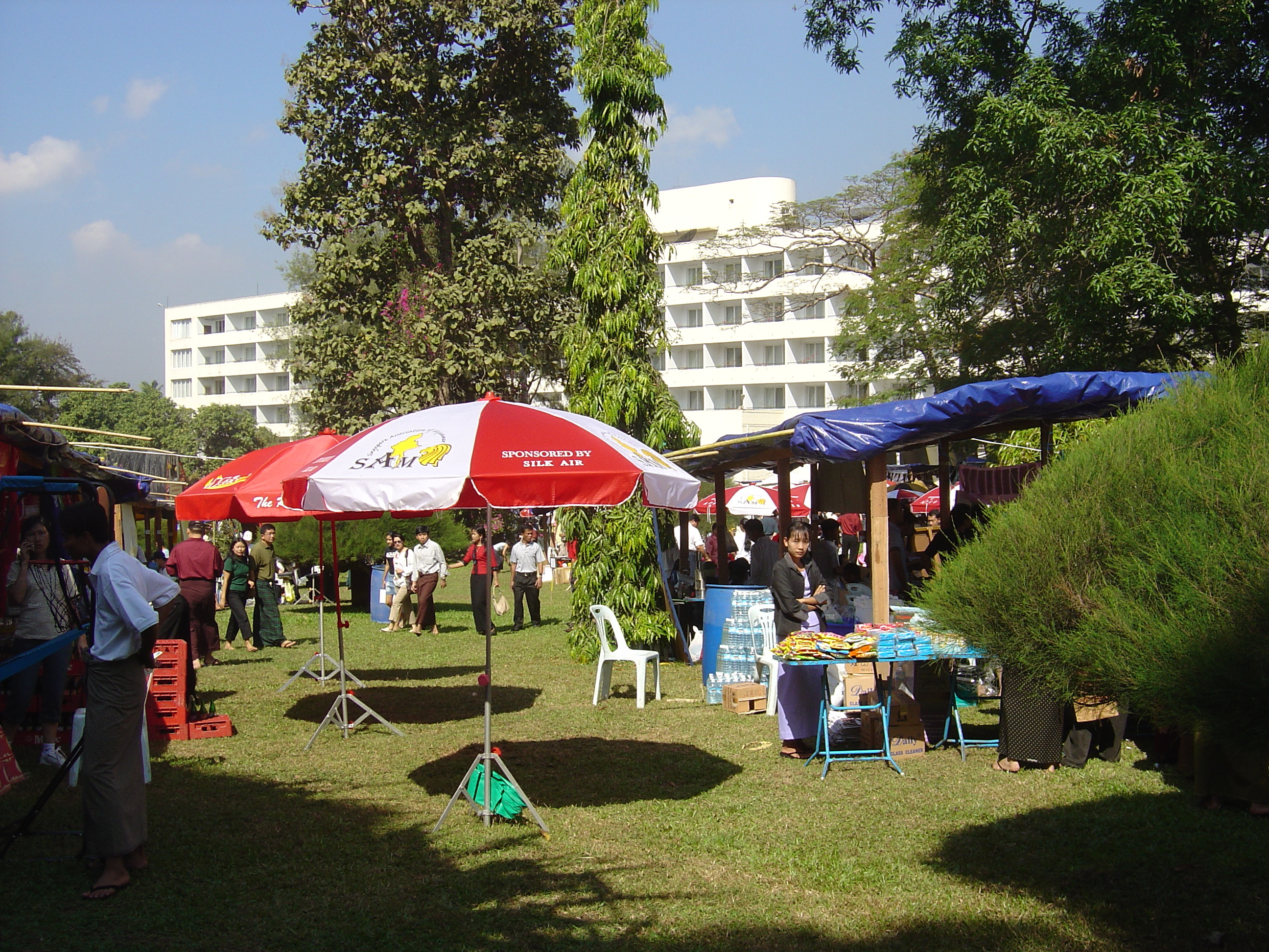 Picture Myanmar Yangon Dusit Inya Lake Hotel 2005-01 9 - History Dusit Inya Lake Hotel