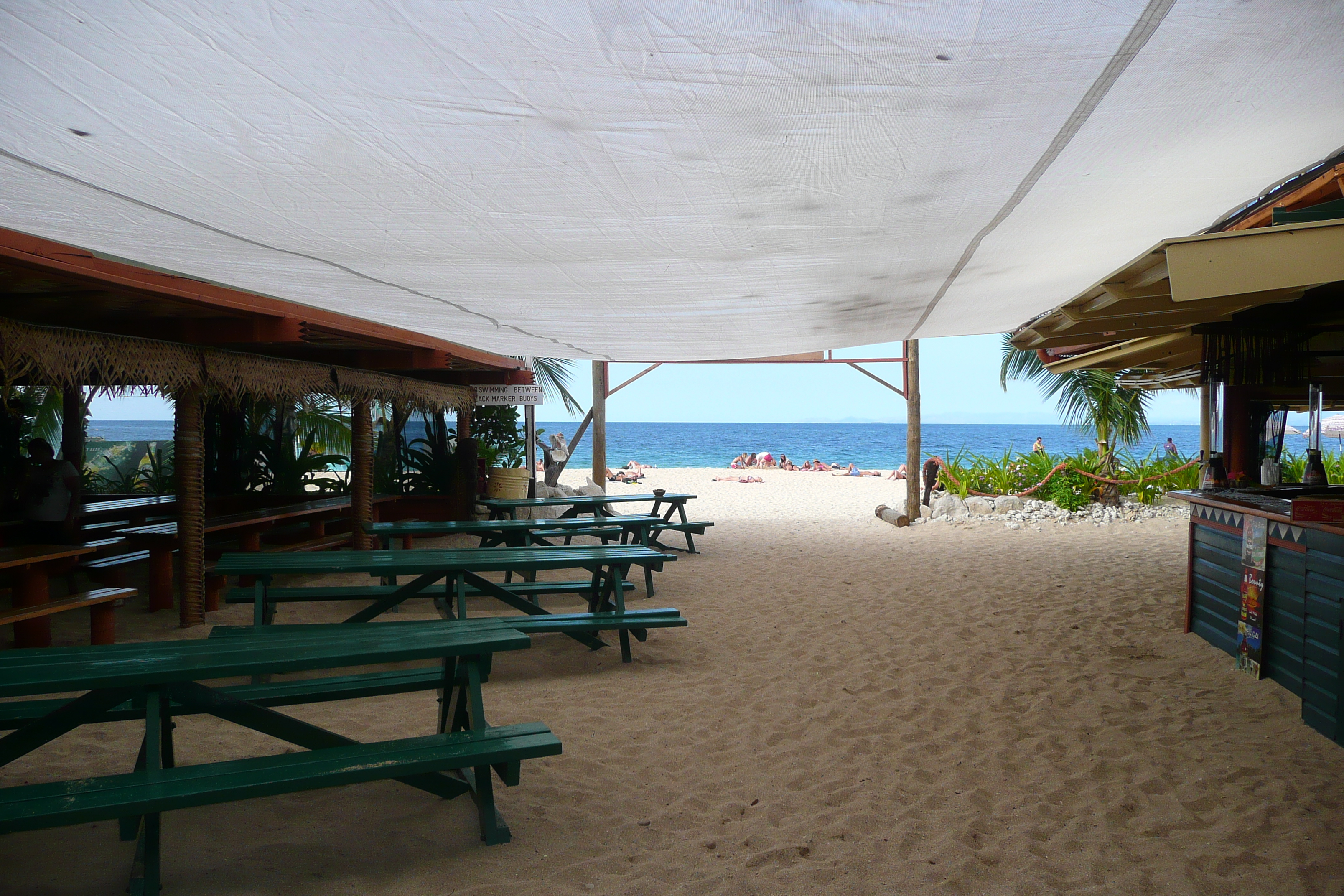 Picture Fiji Beachcomber Island 2010-05 28 - Center Beachcomber Island