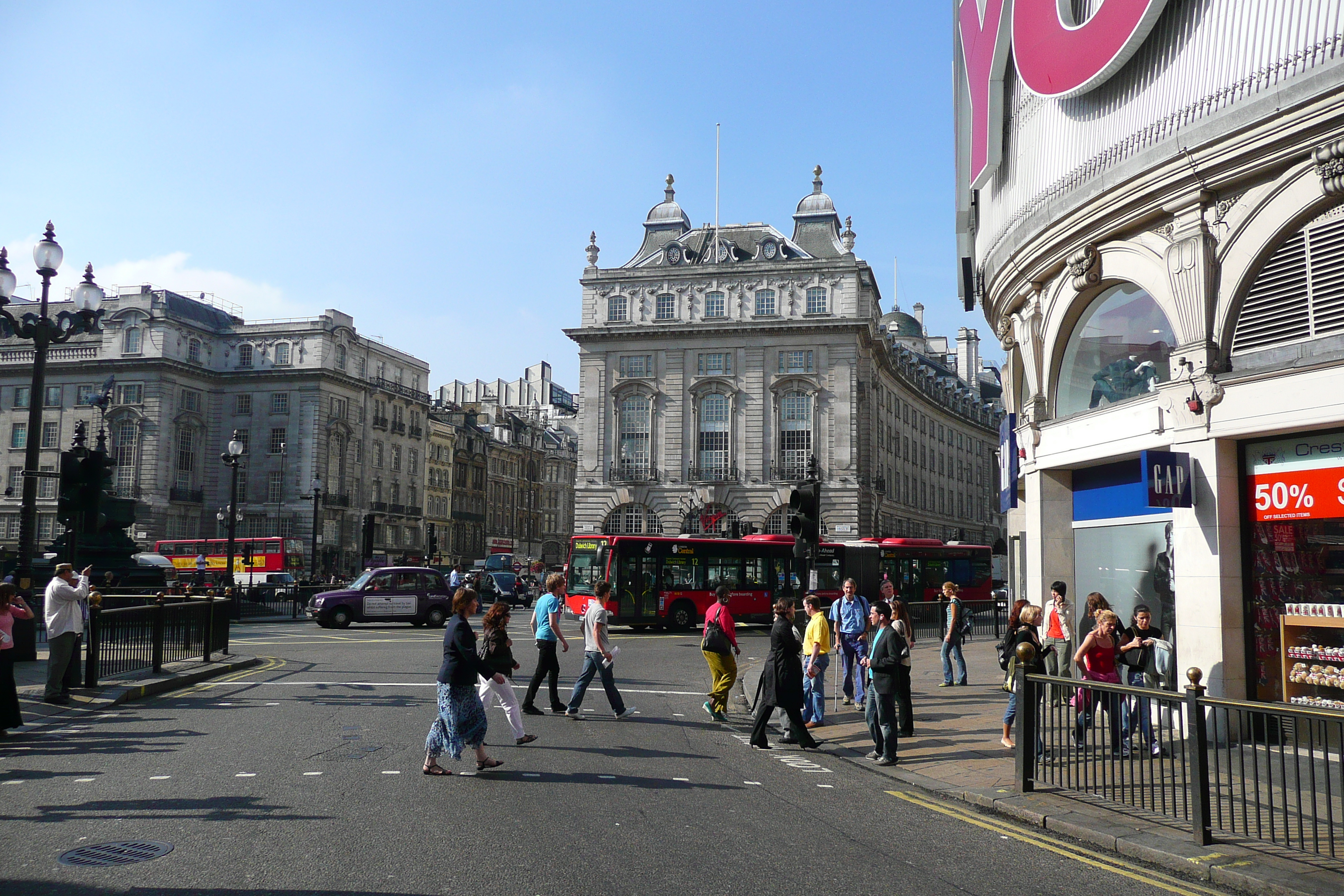 Picture United Kingdom London Shaftesbury Avenue 2007-09 27 - Discovery Shaftesbury Avenue