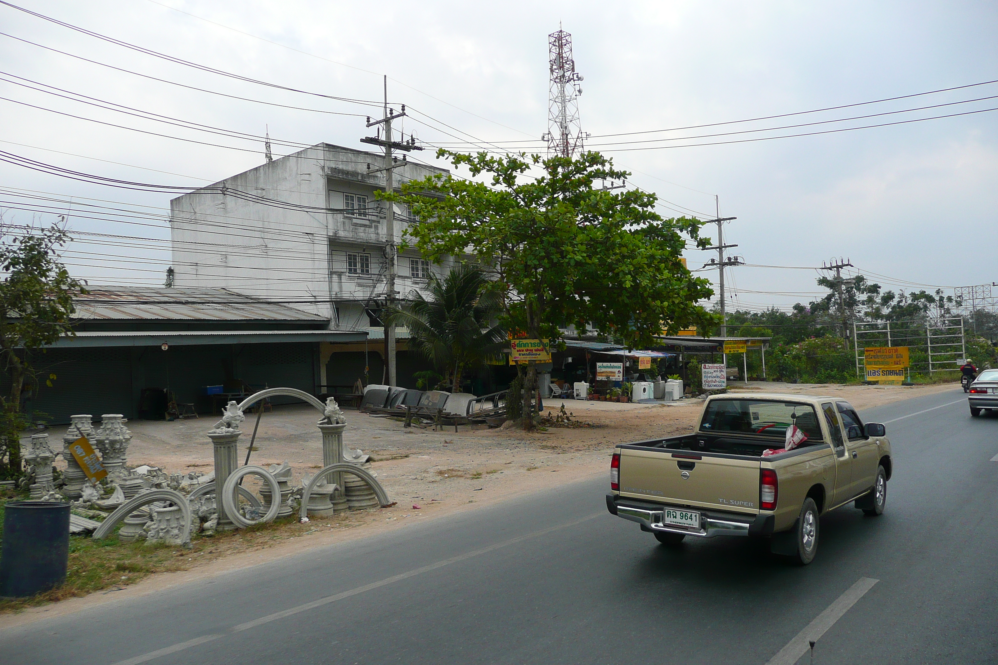 Picture Thailand Chonburi Sukhumvit road 2008-01 110 - Discovery Sukhumvit road