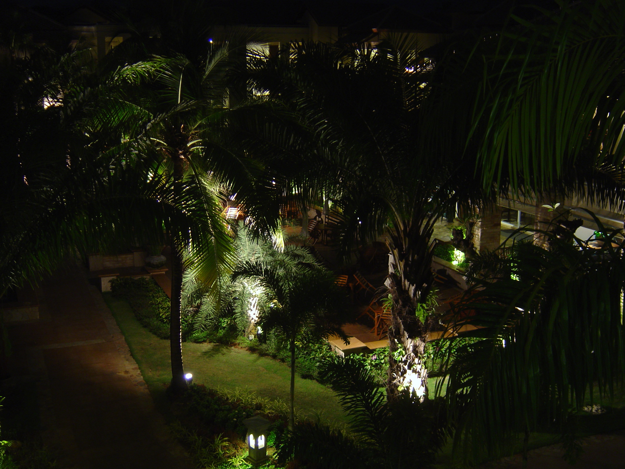 Picture Thailand Khao Lak Meridien Khao Lak Hotel By Night 2005-12 21 - Center By Night