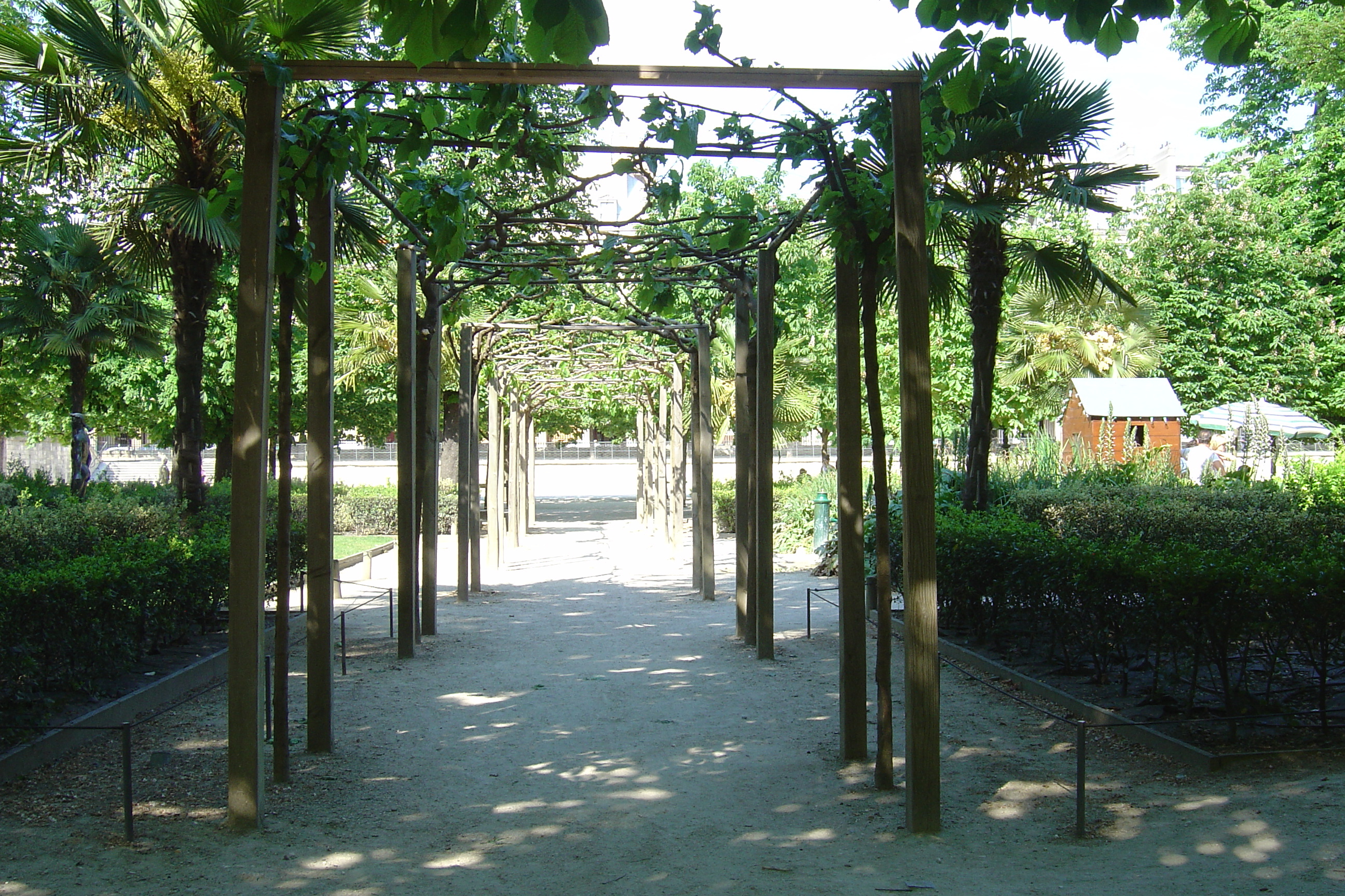 Picture France Paris Garden of Tuileries 2007-05 34 - History Garden of Tuileries