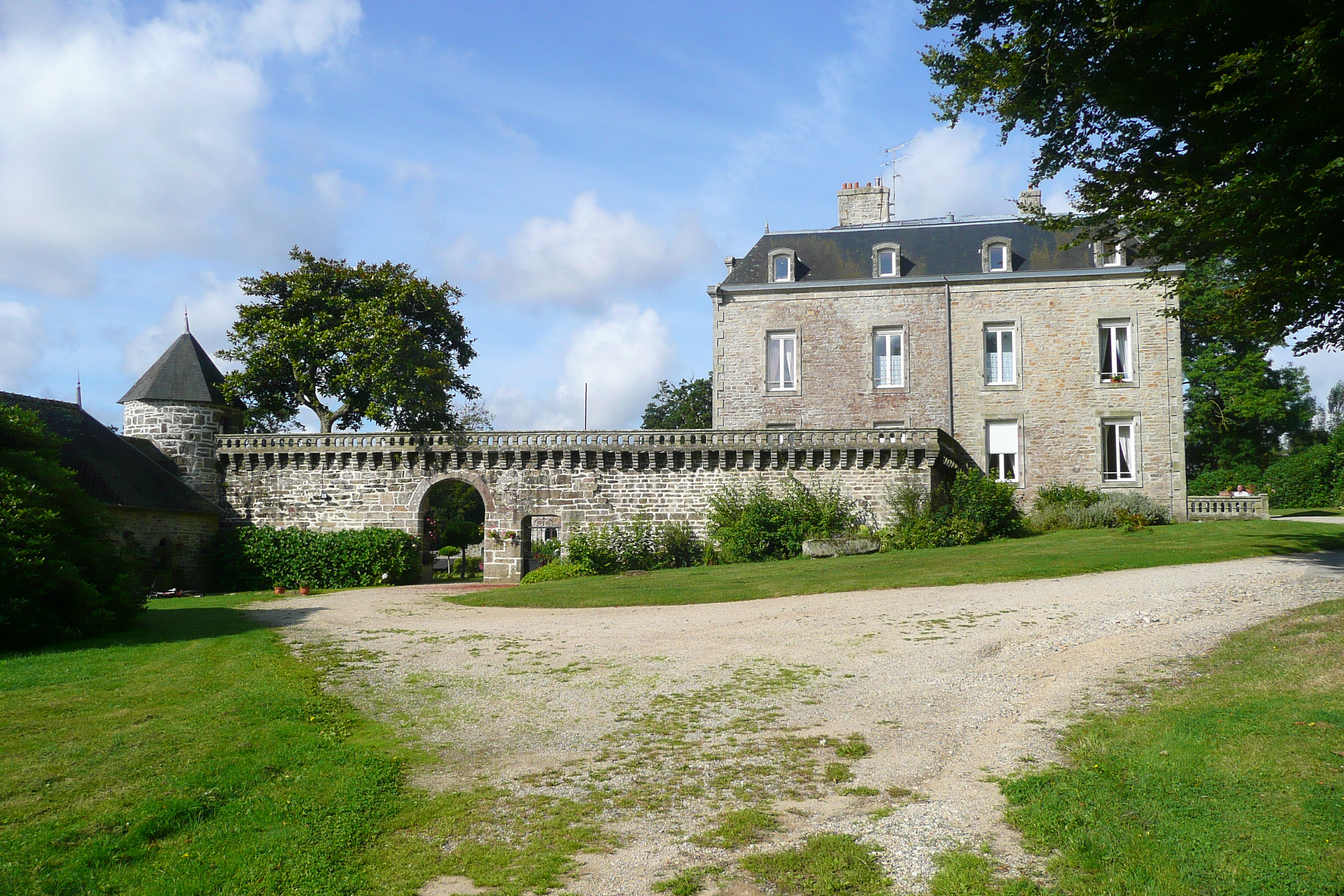 Picture France Kerhuel Manor Hotel 2008-07 3 - Tour Kerhuel Manor Hotel