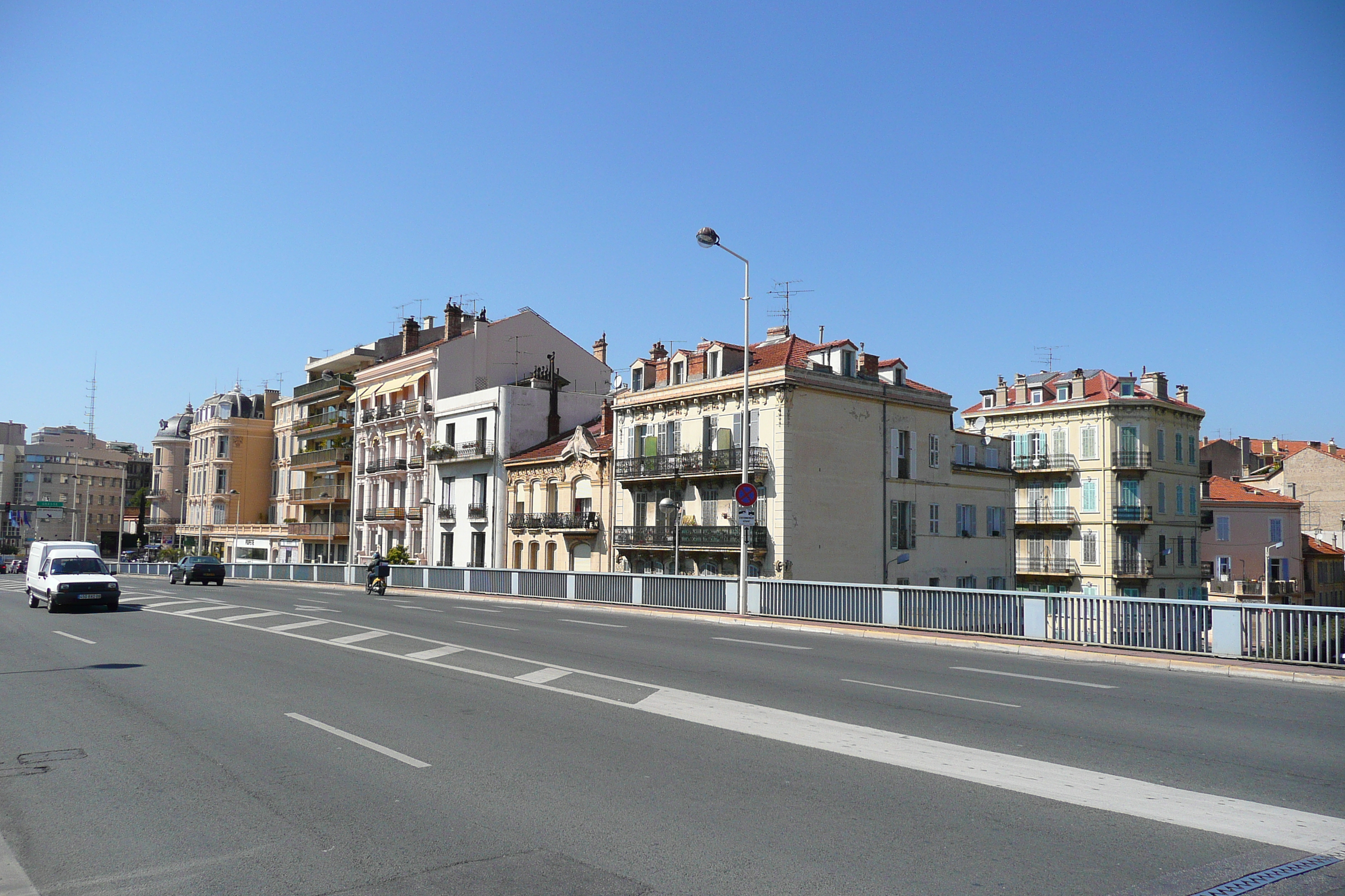 Picture France Cannes Boulevard du Ferrage 2008-03 20 - Center Boulevard du Ferrage