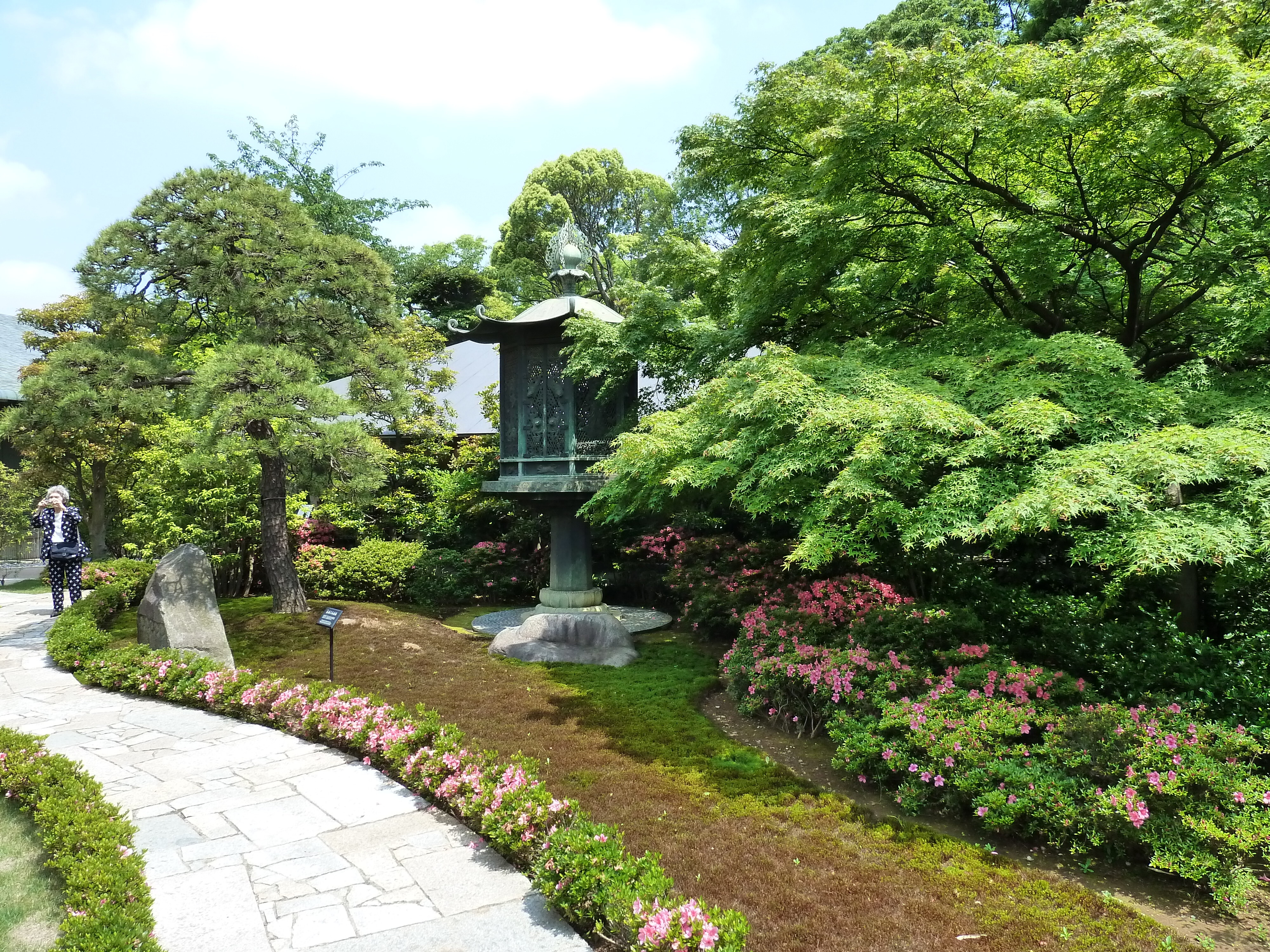 Picture Japan Tokyo Nezu Museum 2010-06 25 - Center Nezu Museum