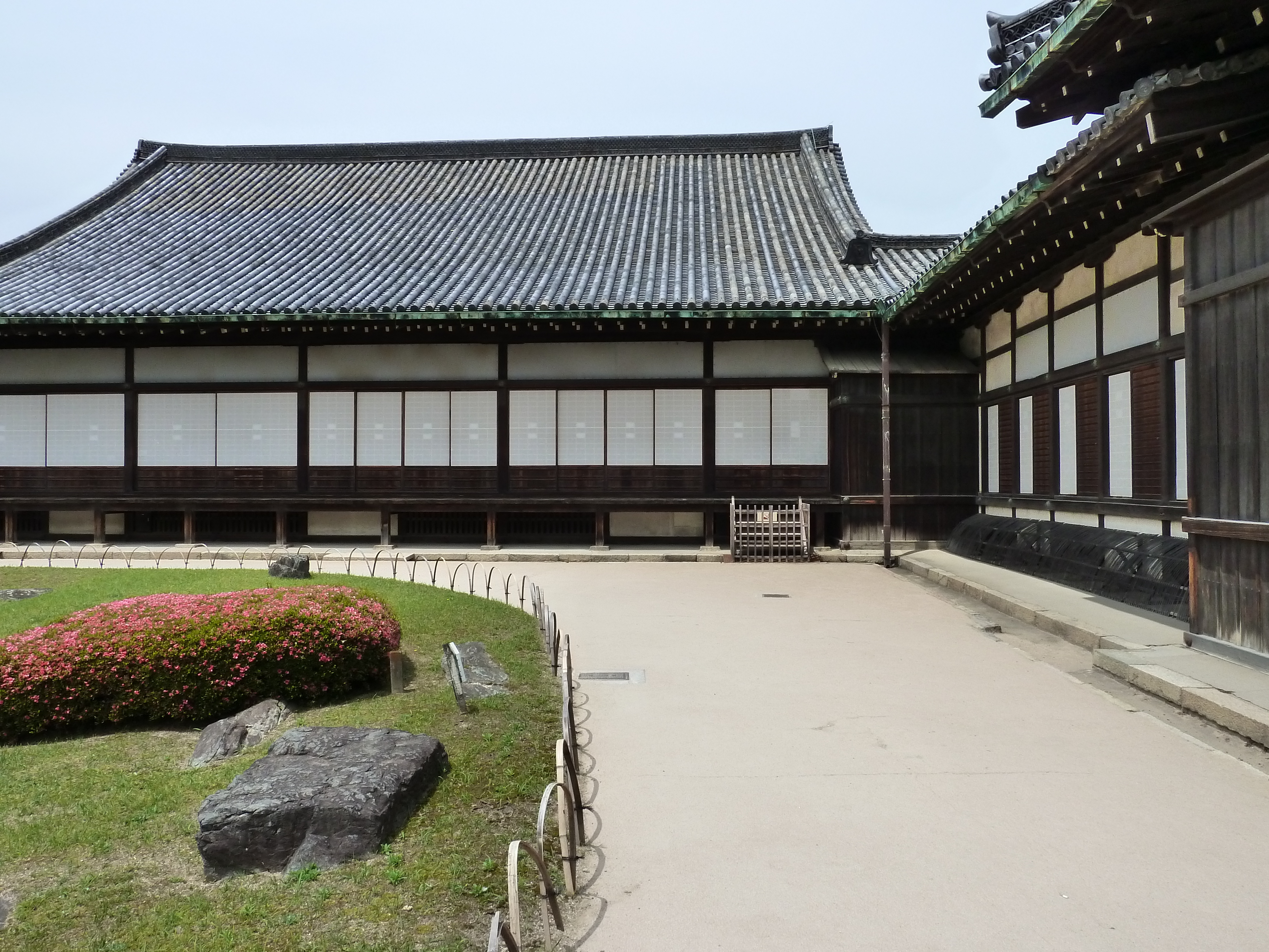 Picture Japan Kyoto Nijo Castle Ninomaru Garden 2010-06 6 - Around Ninomaru Garden