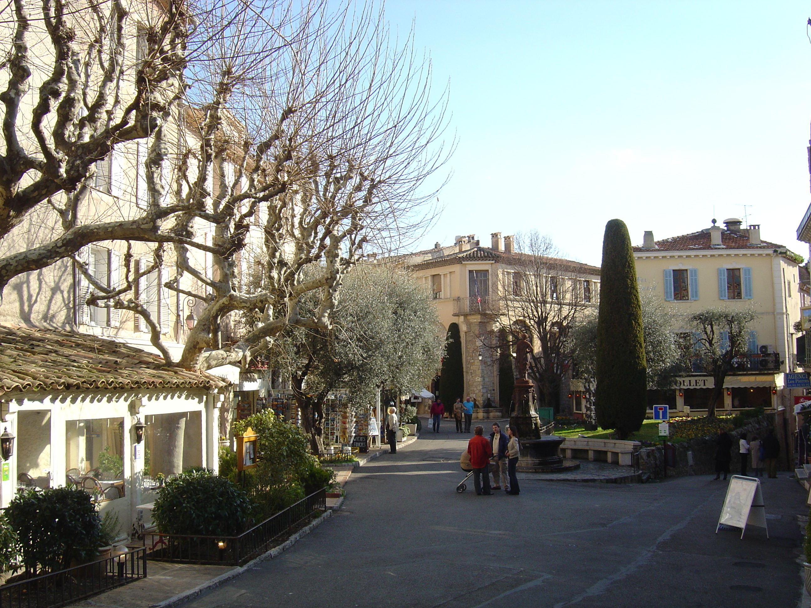 Picture France Mougins 2006-02 37 - Tours Mougins