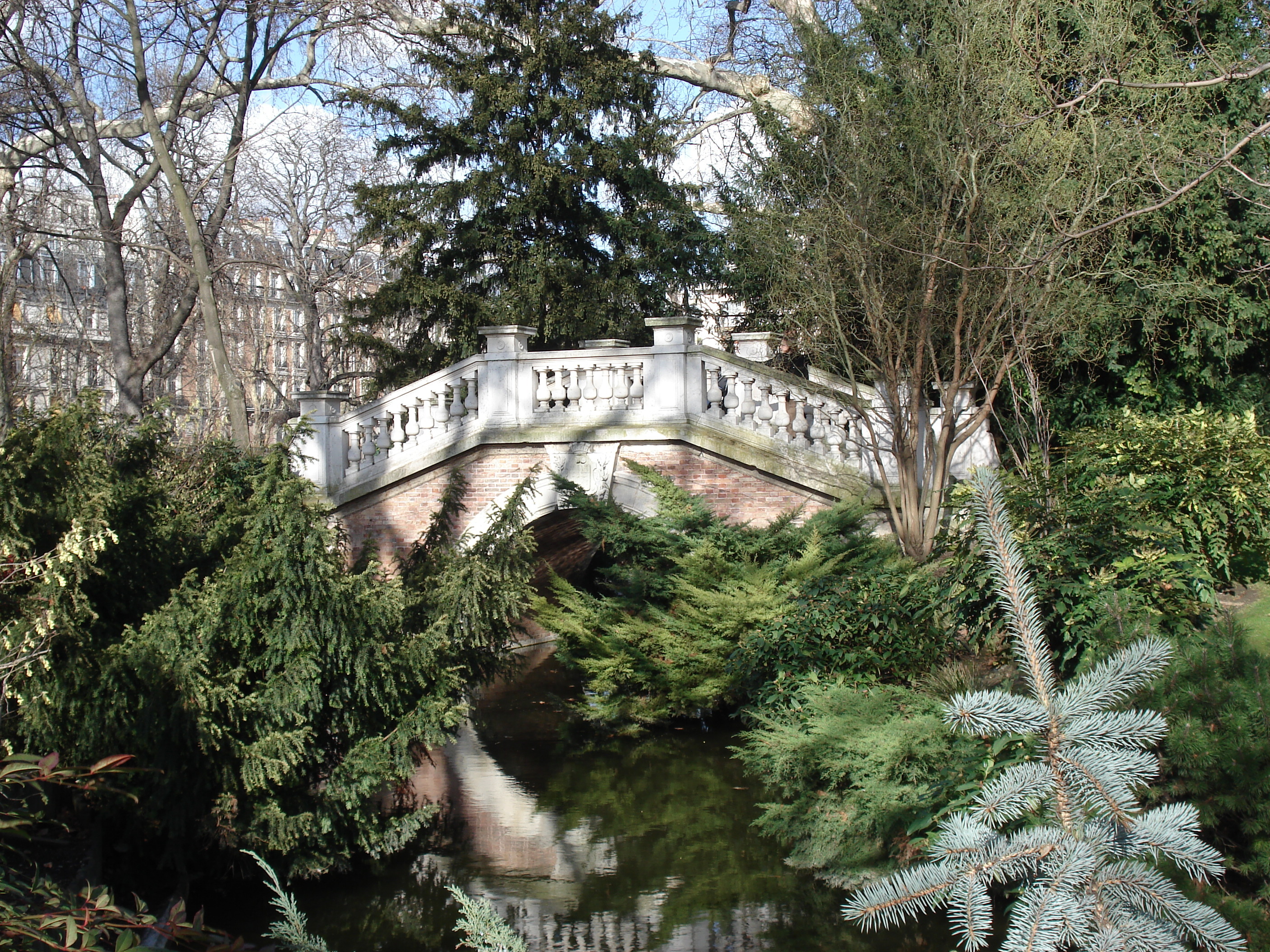 Picture France Paris Monceau Garden 2006-03 14 - Discovery Monceau Garden