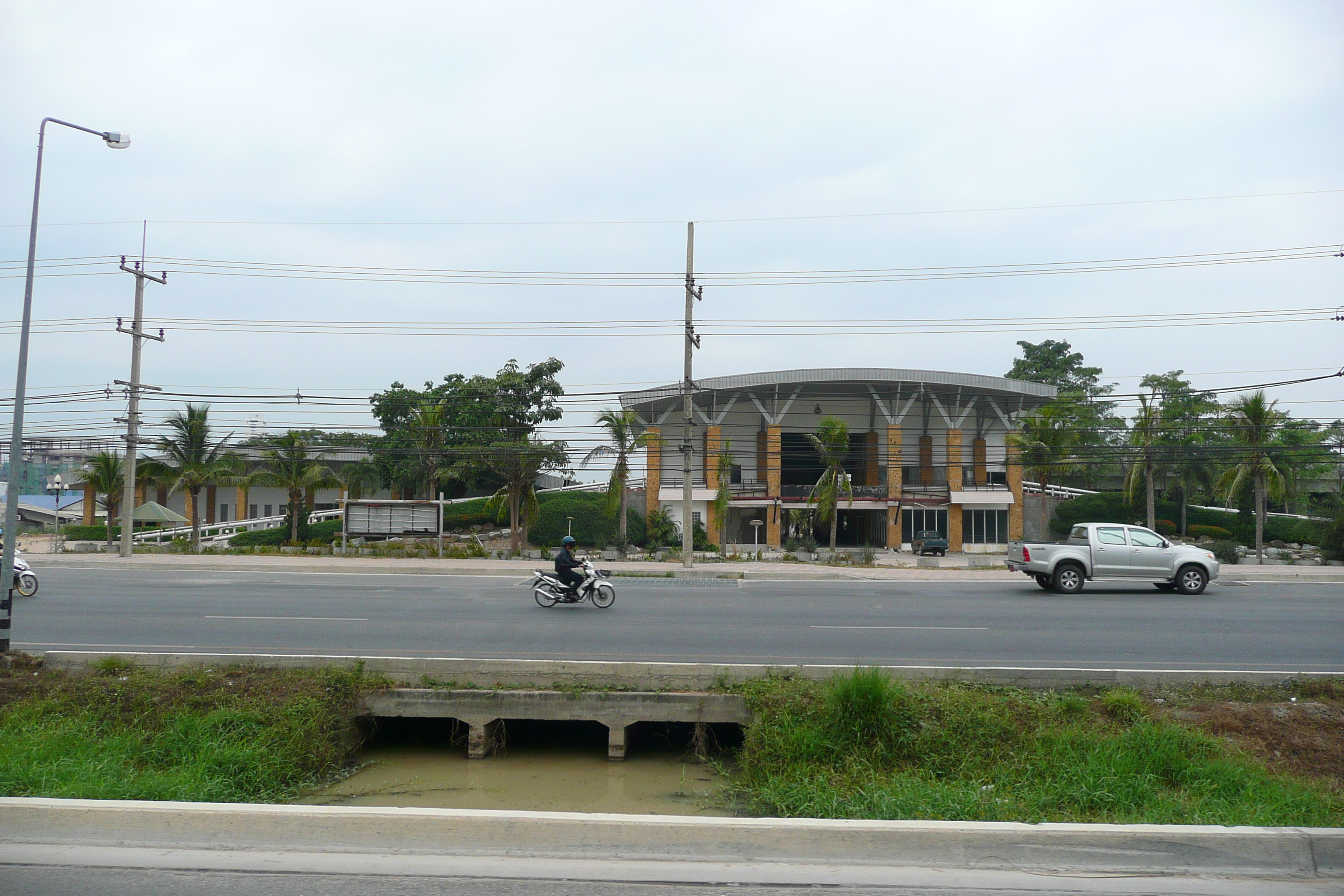 Picture Thailand Chonburi Sukhumvit road 2008-01 111 - Center Sukhumvit road