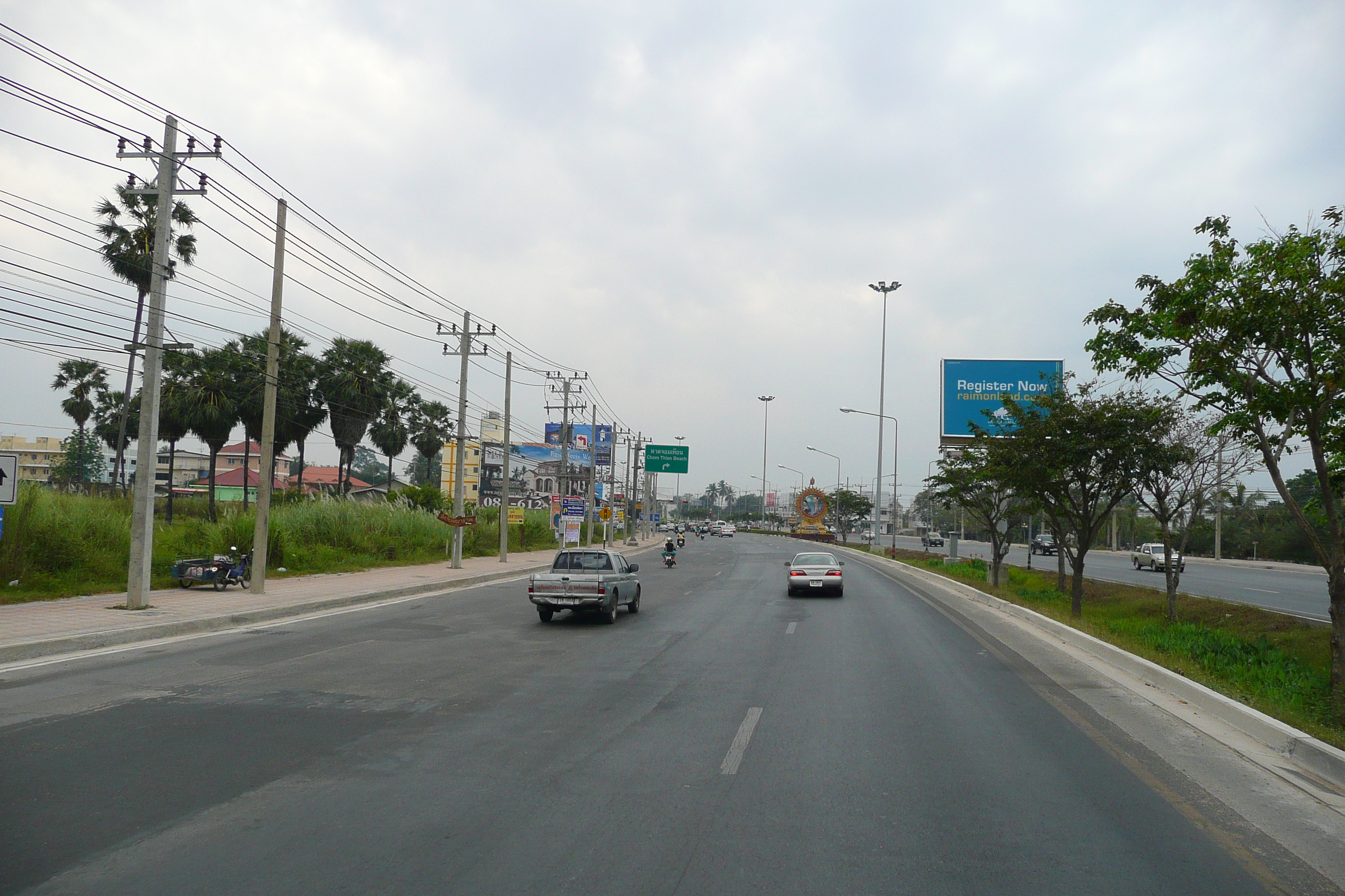 Picture Thailand Chonburi Sukhumvit road 2008-01 104 - Center Sukhumvit road