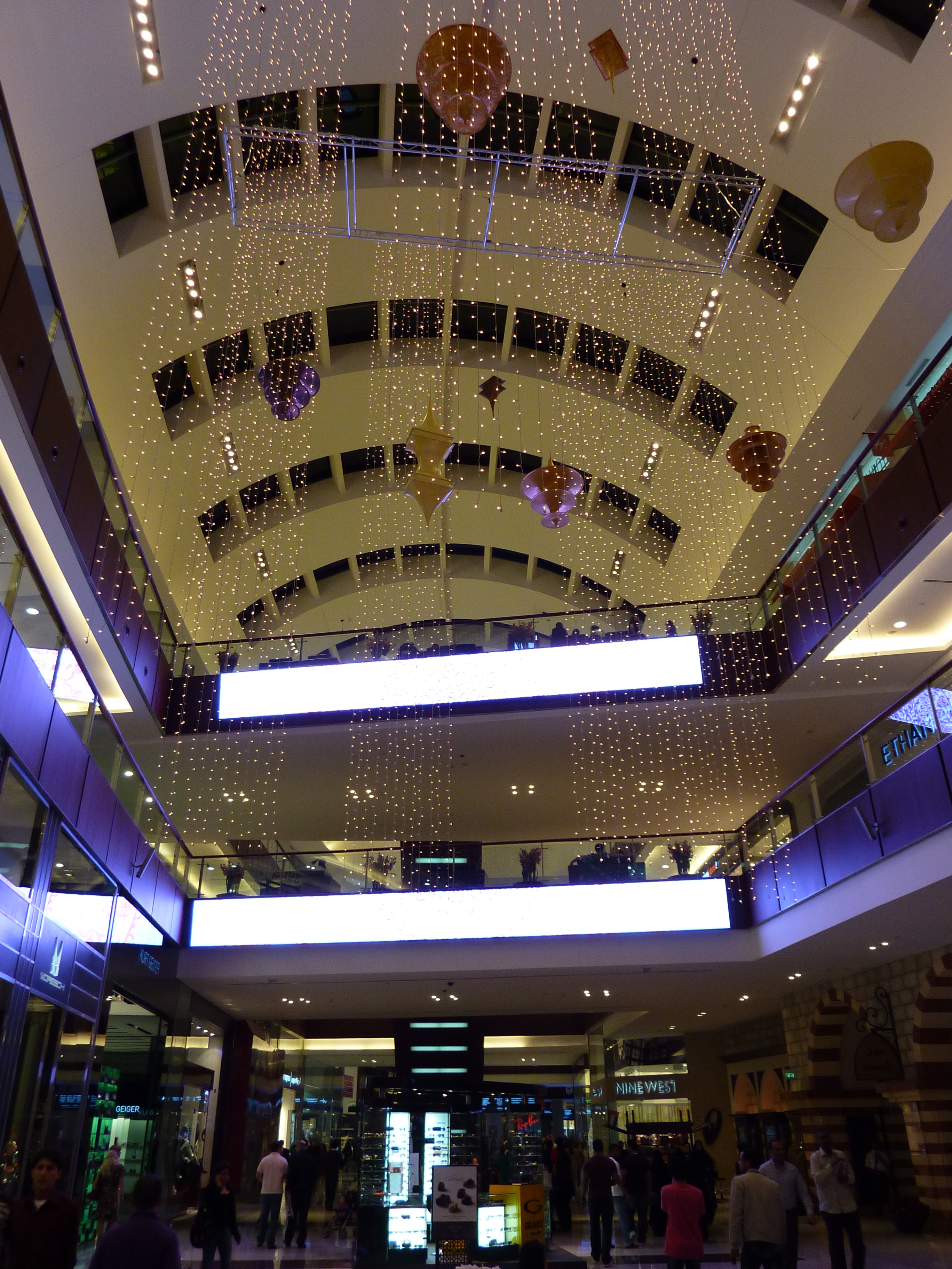 Picture United Arab Emirates Dubai The Dubai Mall 2009-12 41 - Center The Dubai Mall