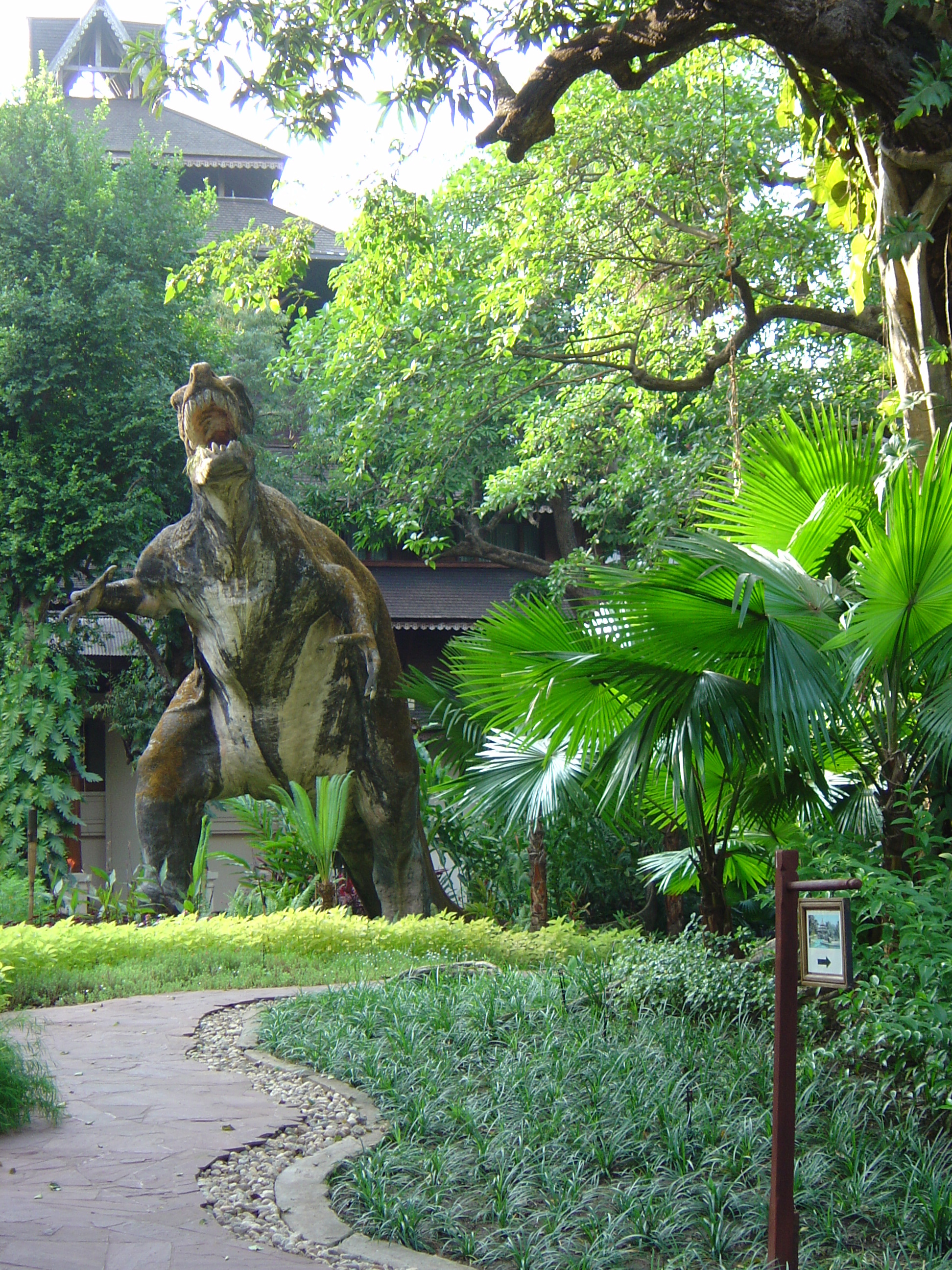 Picture Myanmar Yangon Kandawgyi Palace Hotel 2005-01 34 - Discovery Kandawgyi Palace Hotel