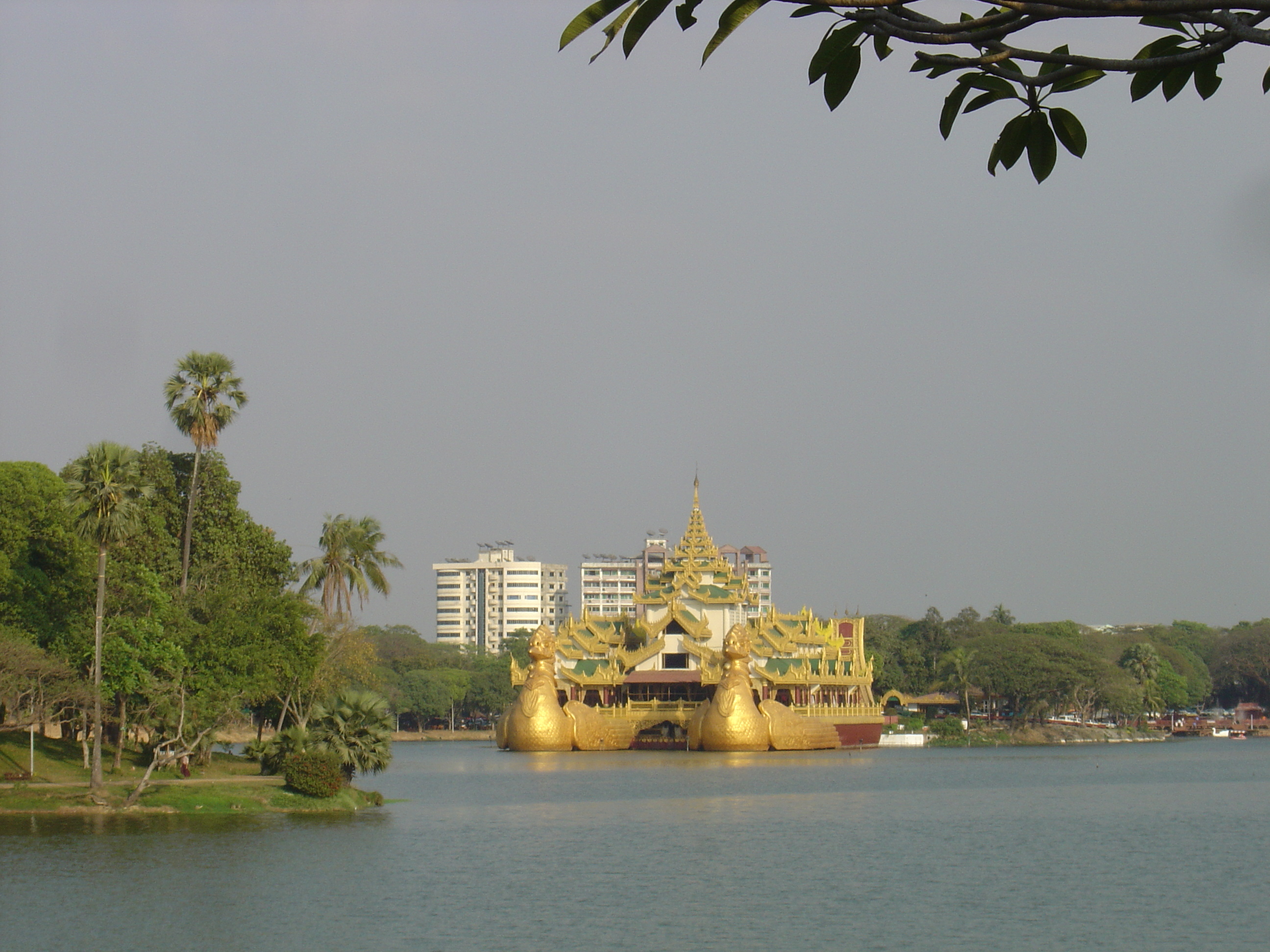 Picture Myanmar Yangon Kandawgyi Palace Hotel 2005-01 10 - Center Kandawgyi Palace Hotel