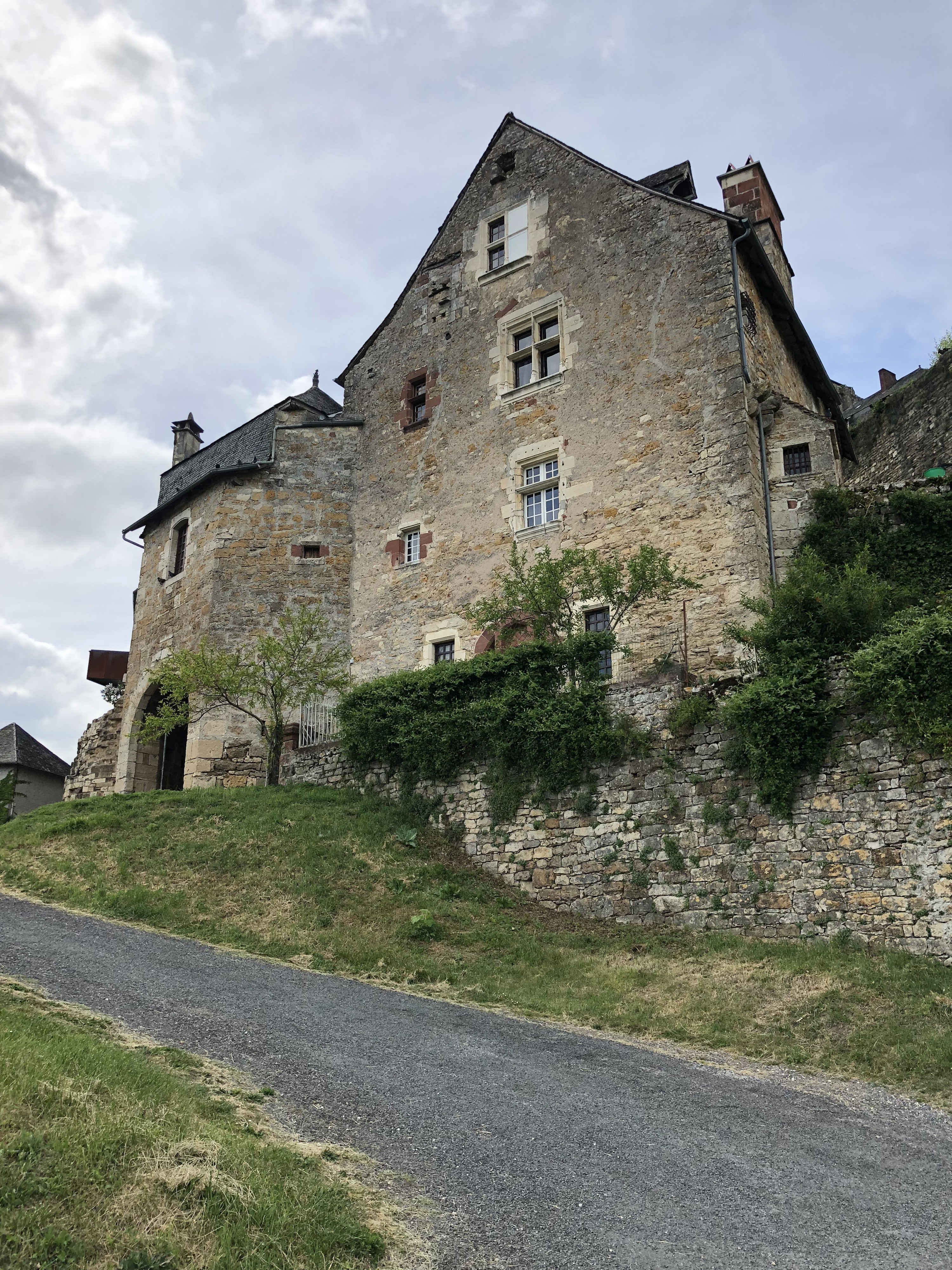 Picture France Turenne 2018-04 37 - History Turenne