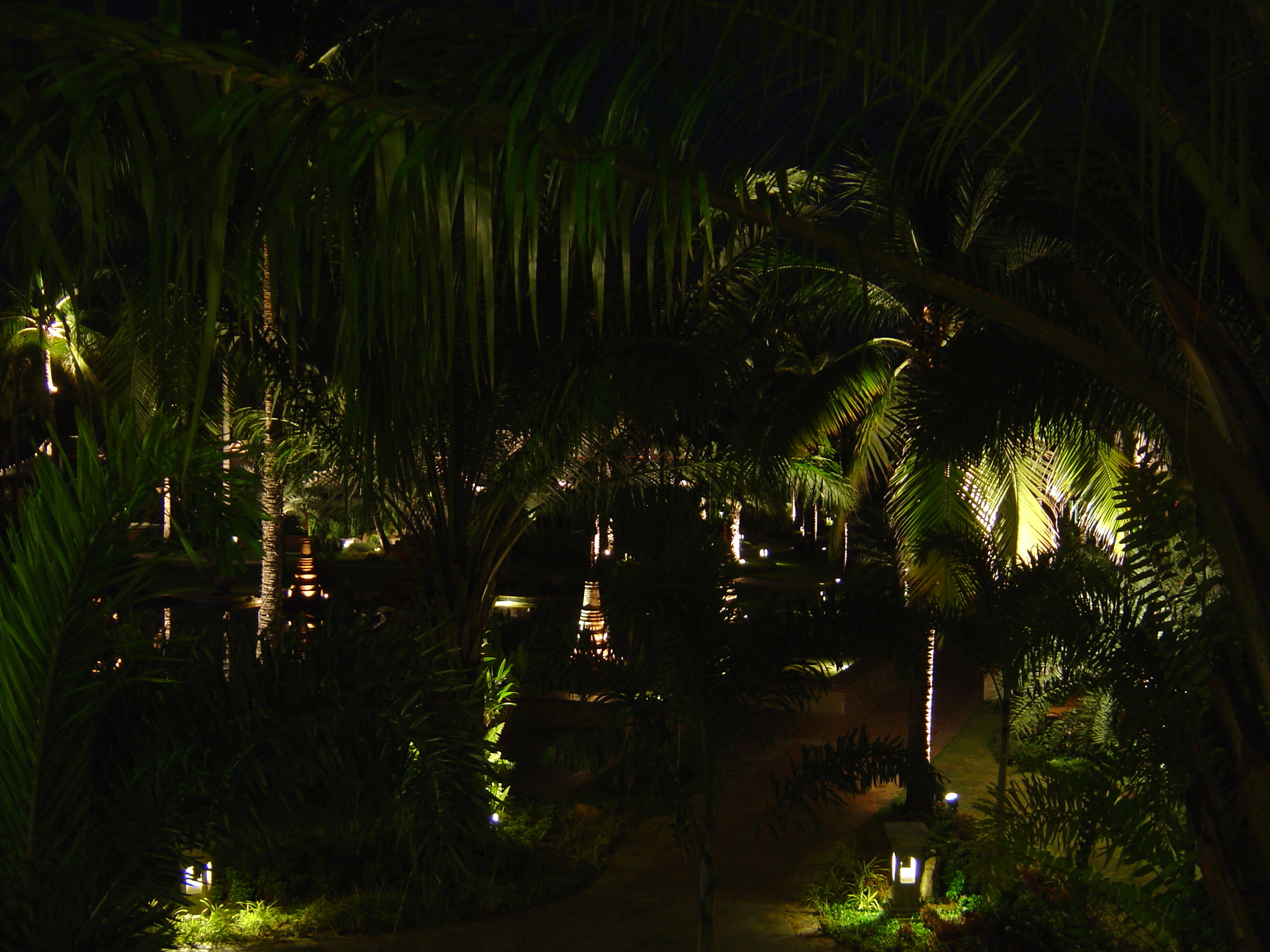 Picture Thailand Khao Lak Meridien Khao Lak Hotel By Night 2005-12 51 - History By Night