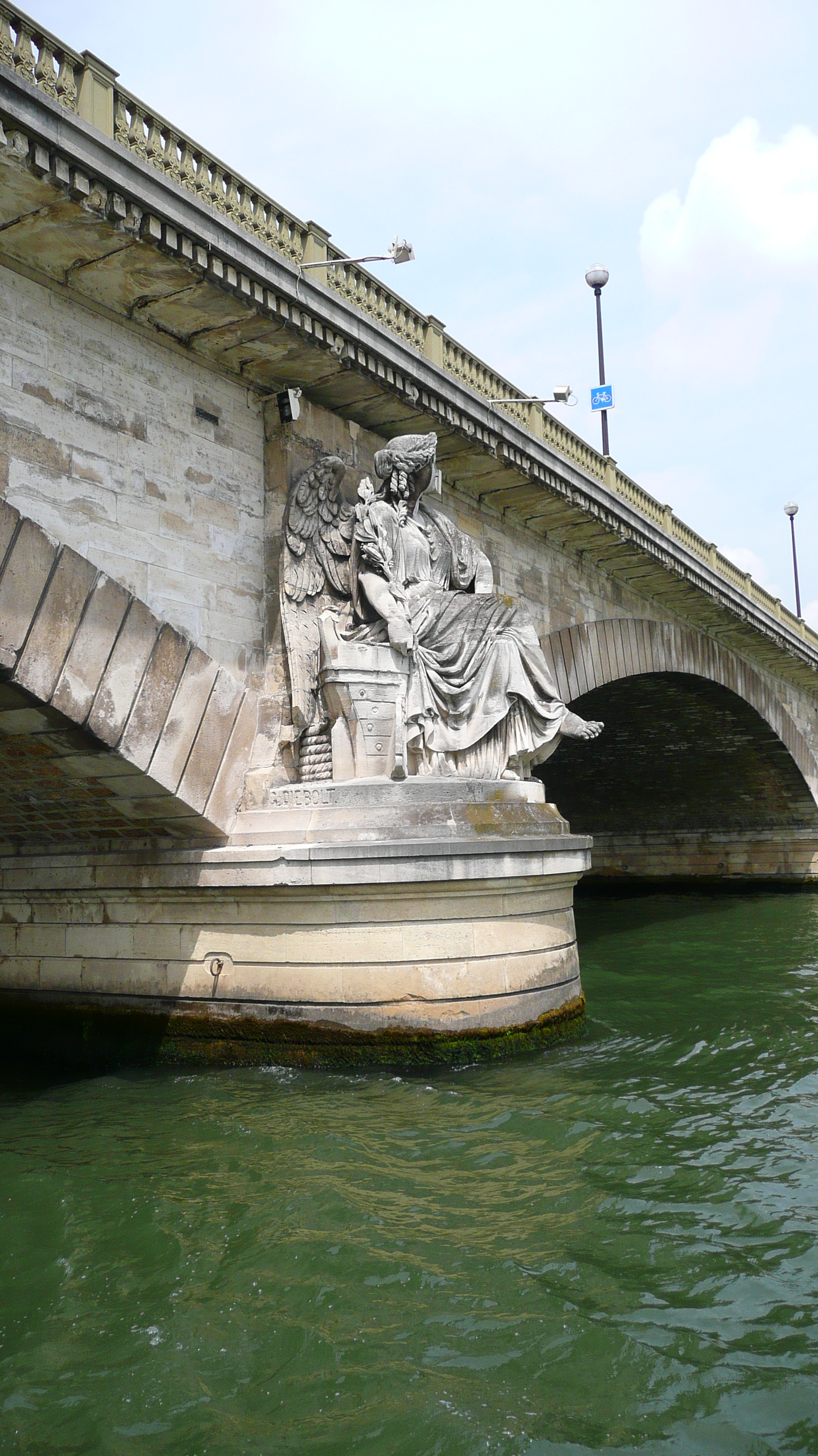 Picture France Paris Seine river 2007-06 89 - Tours Seine river