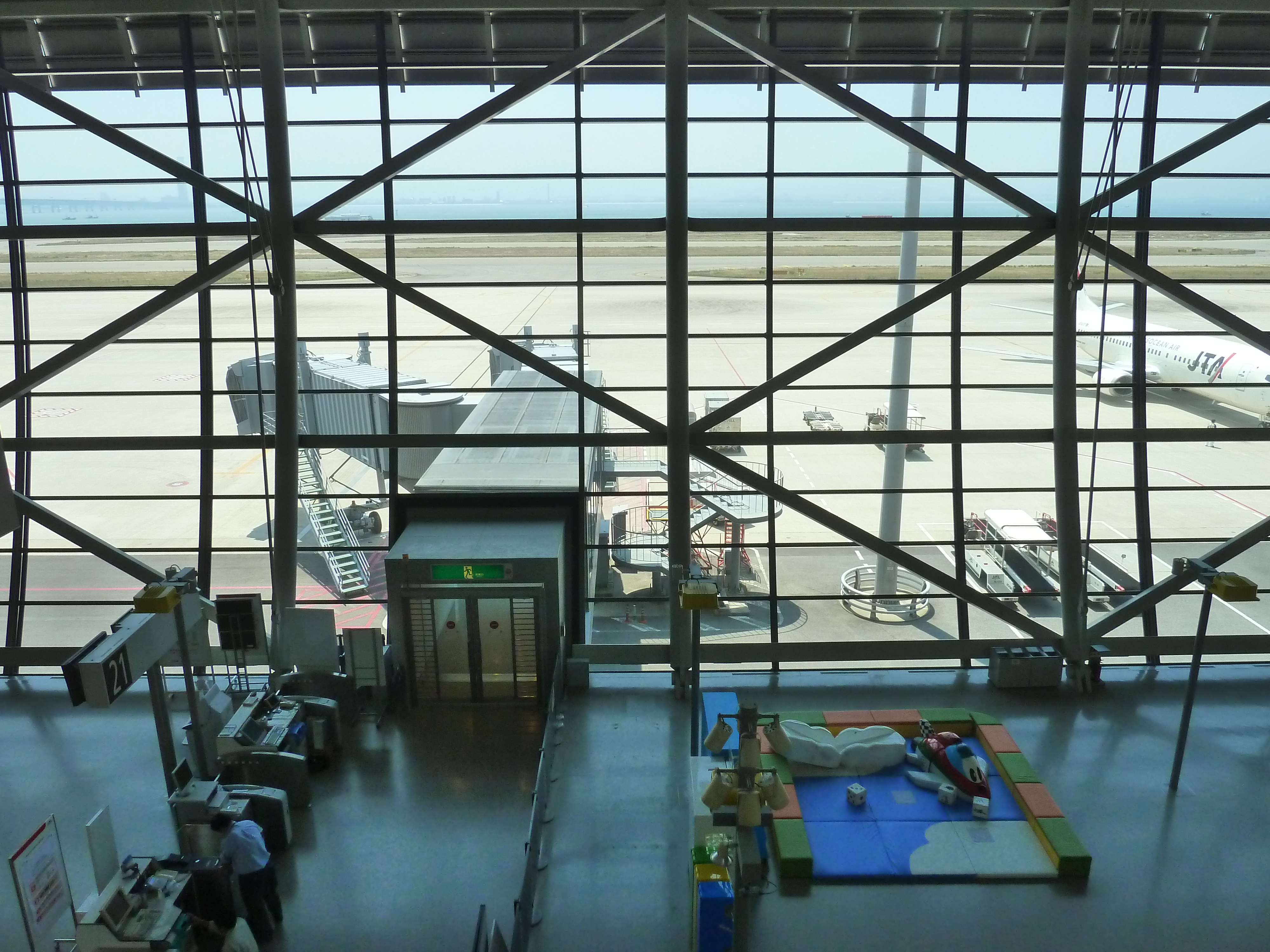 Picture Japan Kansai Airport 2010-06 5 - History Kansai Airport