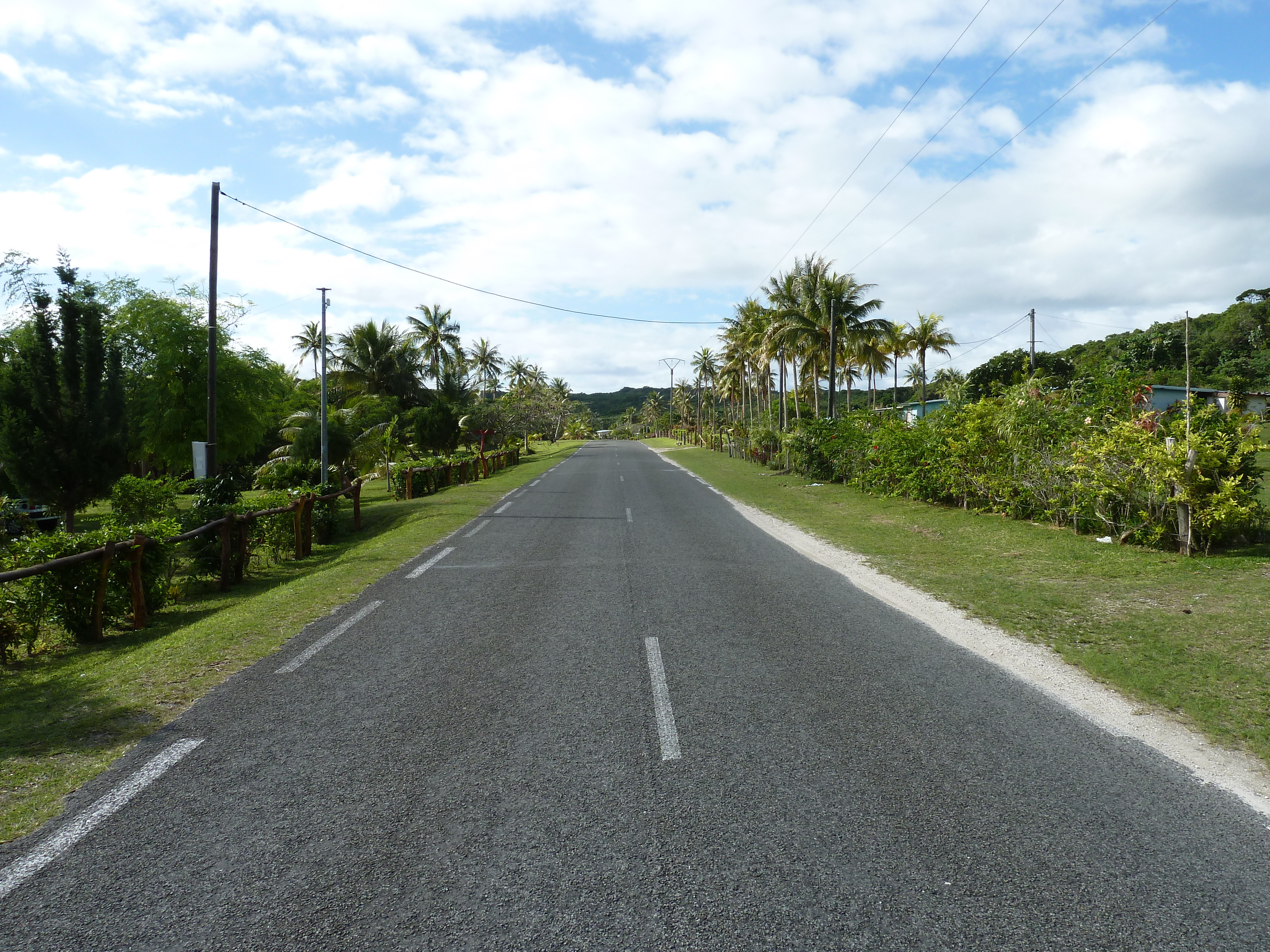 Picture New Caledonia Lifou Josip 2010-05 16 - Tour Josip