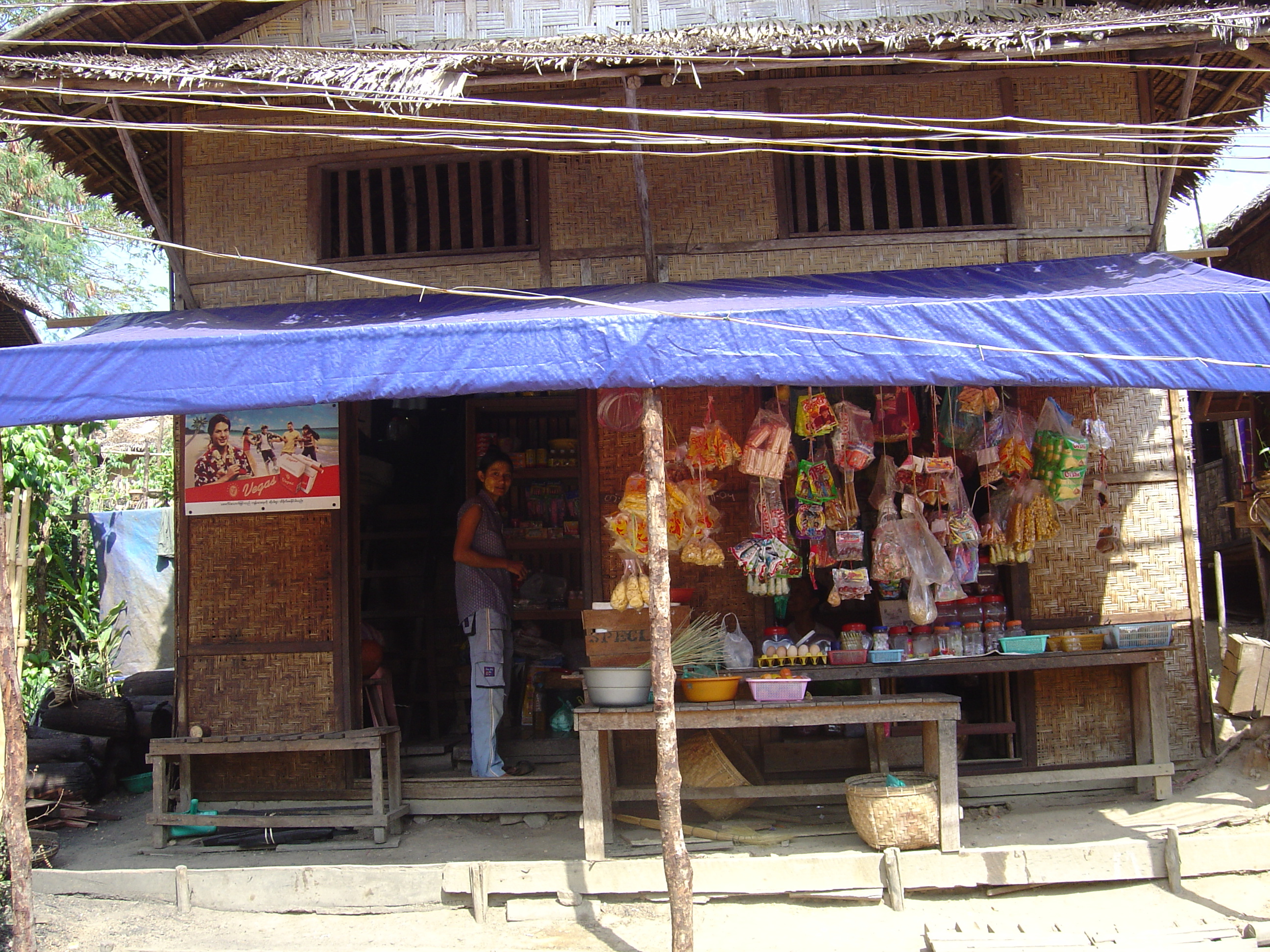 Picture Myanmar Myeik (Mergui) 2005-01 133 - Center Myeik (Mergui)